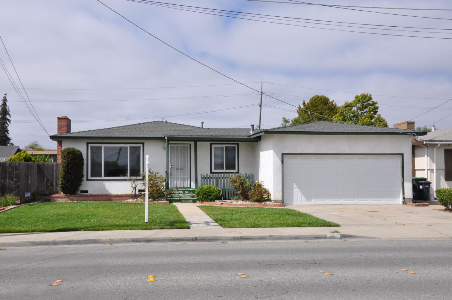 Detail Gallery Image 1 of 1 For 218 Alta Vista Ave, Watsonville,  CA 95076 - 3 Beds | 2 Baths