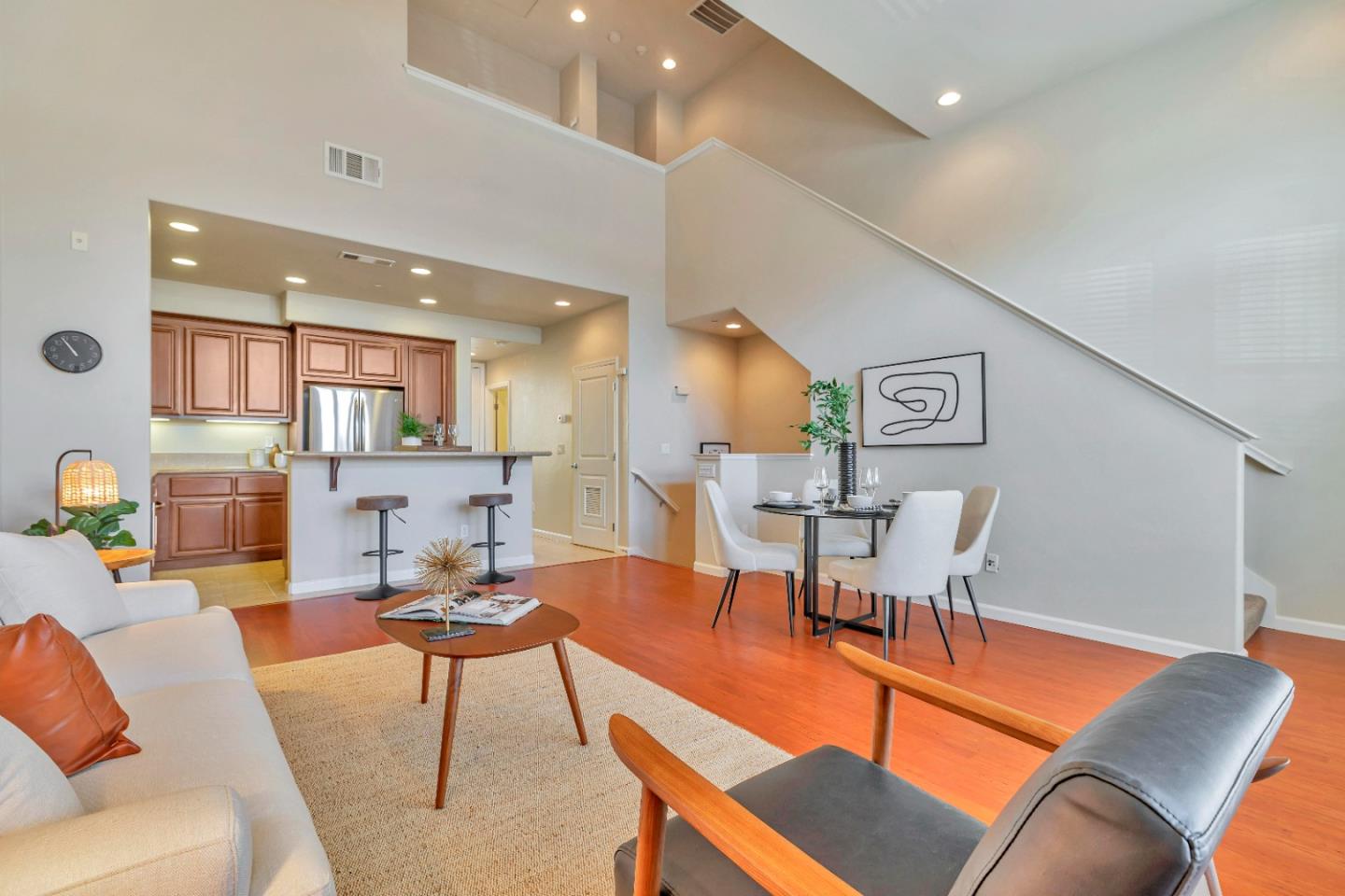 Detail Gallery Image 3 of 42 For 1485 W San Carlos St, San Jose,  CA 95126 - 3 Beds | 2 Baths
