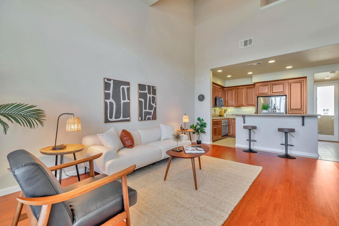 Detail Gallery Image 7 of 42 For 1485 W San Carlos St, San Jose,  CA 95126 - 3 Beds | 2 Baths