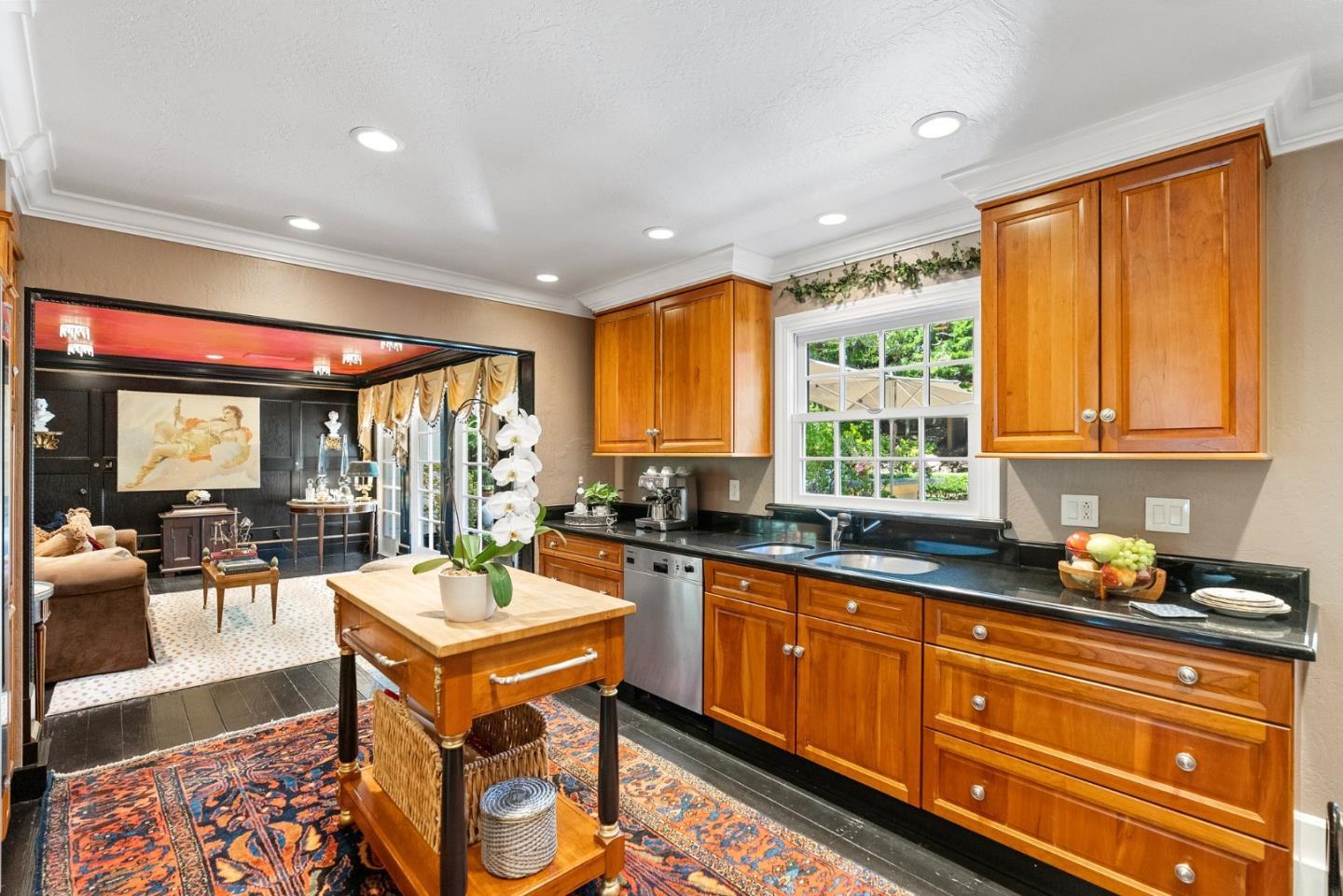 Detail Gallery Image 18 of 59 For 2 Brooktree Ln, Santa Cruz,  CA 95060 - 4 Beds | 2/1 Baths