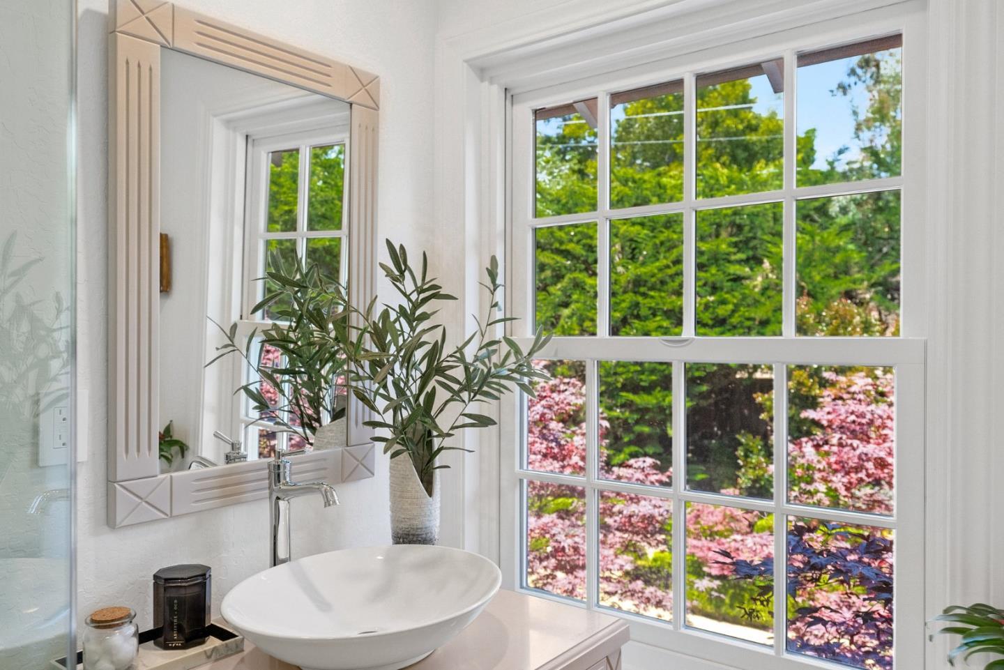 Detail Gallery Image 40 of 59 For 2 Brooktree Ln, Santa Cruz,  CA 95060 - 4 Beds | 2/1 Baths