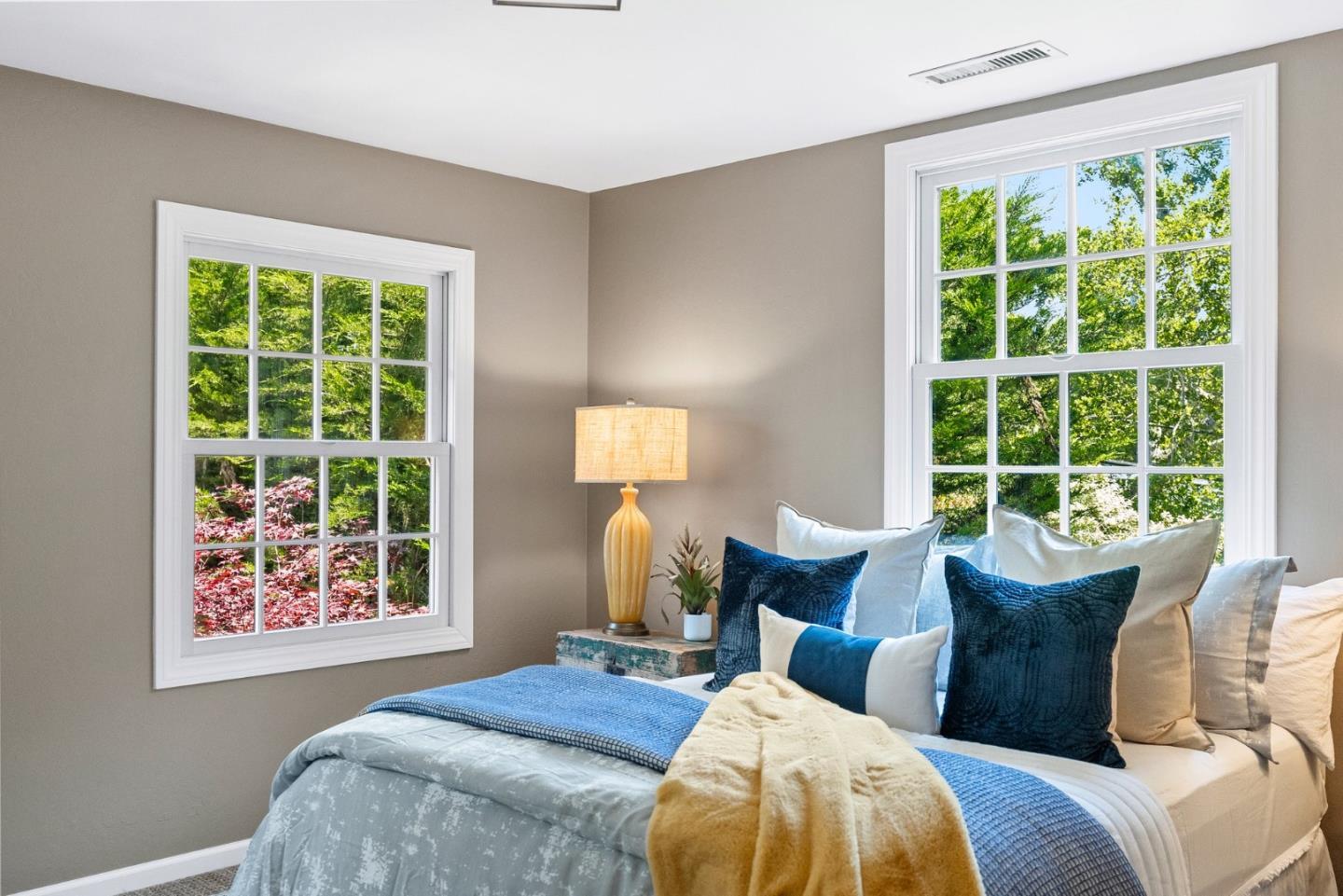 Detail Gallery Image 41 of 59 For 2 Brooktree Ln, Santa Cruz,  CA 95060 - 4 Beds | 2/1 Baths