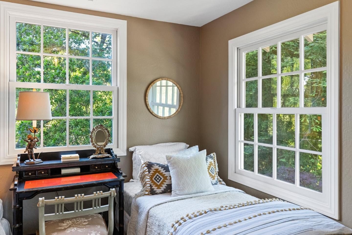 Detail Gallery Image 46 of 59 For 2 Brooktree Ln, Santa Cruz,  CA 95060 - 4 Beds | 2/1 Baths