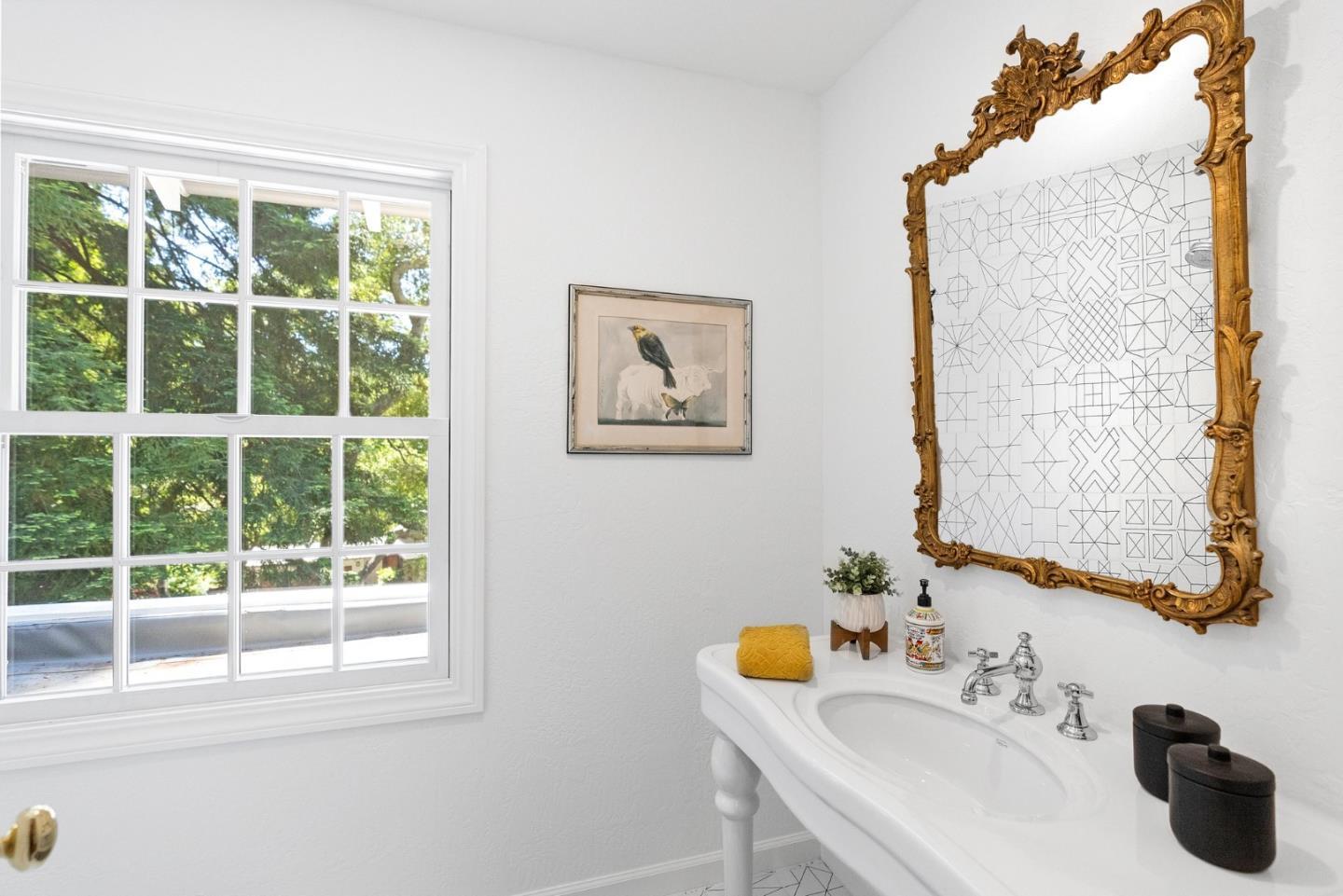 Detail Gallery Image 48 of 59 For 2 Brooktree Ln, Santa Cruz,  CA 95060 - 4 Beds | 2/1 Baths
