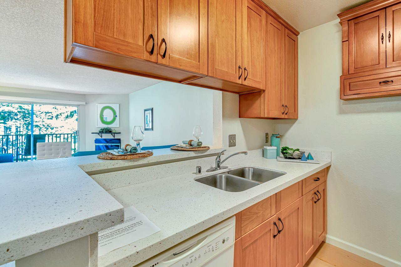 Detail Gallery Image 4 of 36 For 377 Mandarin Dr #204,  Daly City,  CA 94015 - 1 Beds | 1 Baths