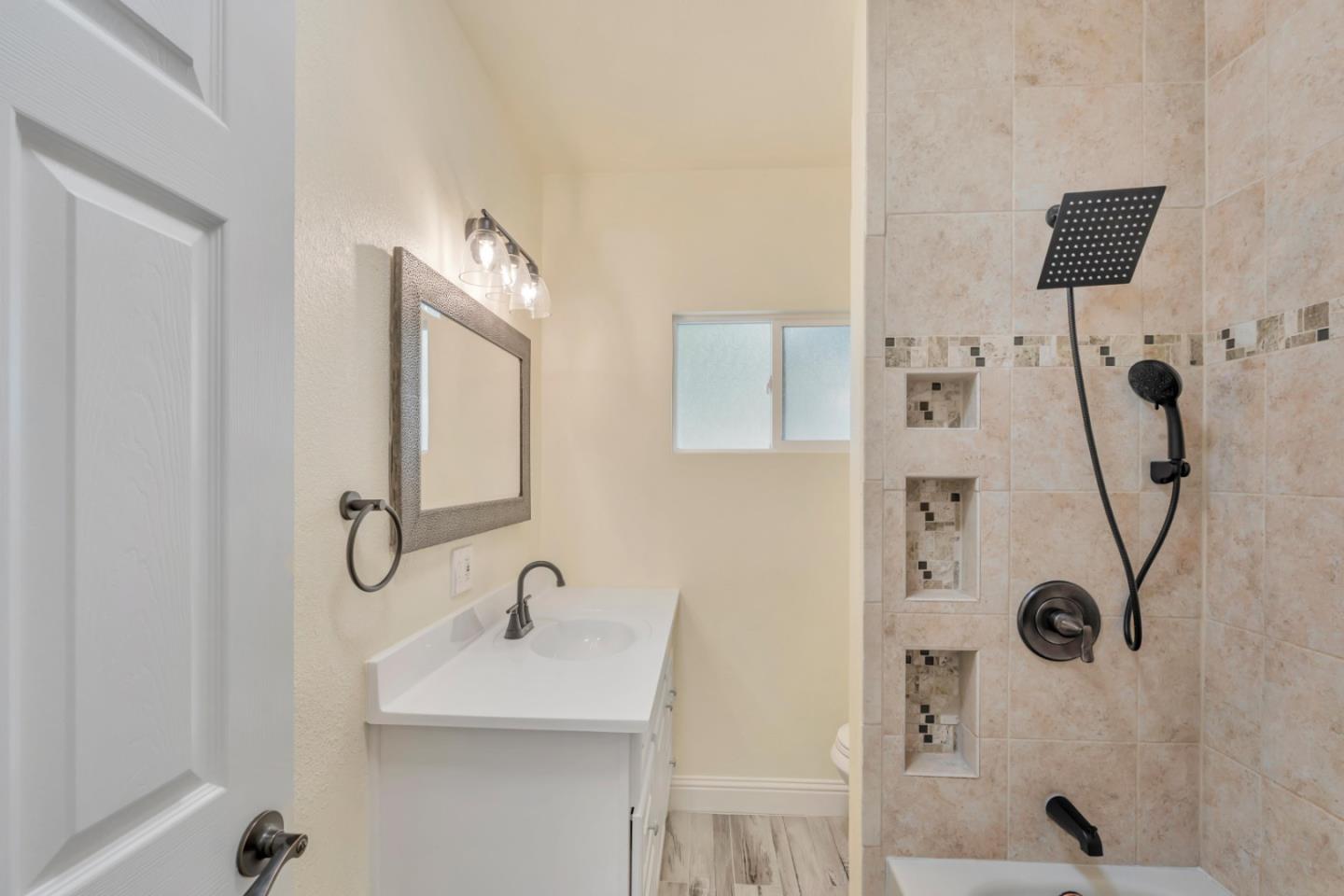 Detail Gallery Image 13 of 17 For 129 Sunset Blvd, Modesto,  CA 95351 - 2 Beds | 1 Baths