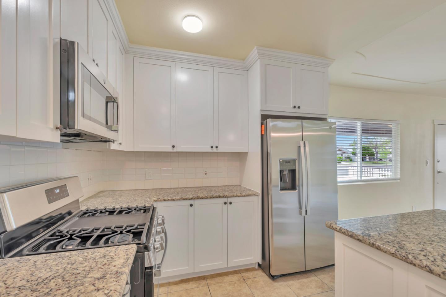 Detail Gallery Image 7 of 17 For 129 Sunset Blvd, Modesto,  CA 95351 - 2 Beds | 1 Baths