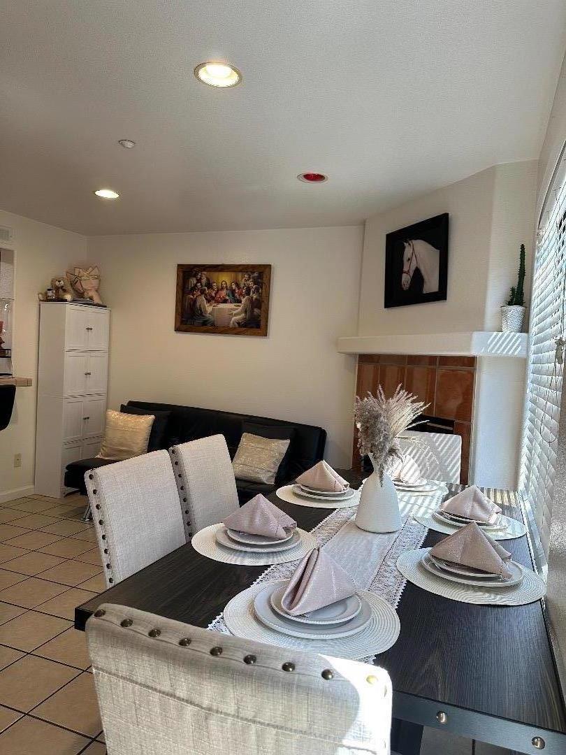 Detail Gallery Image 11 of 13 For 695 Las Casitas Dr #38,  Salinas,  CA 93905 - 3 Beds | 2/1 Baths