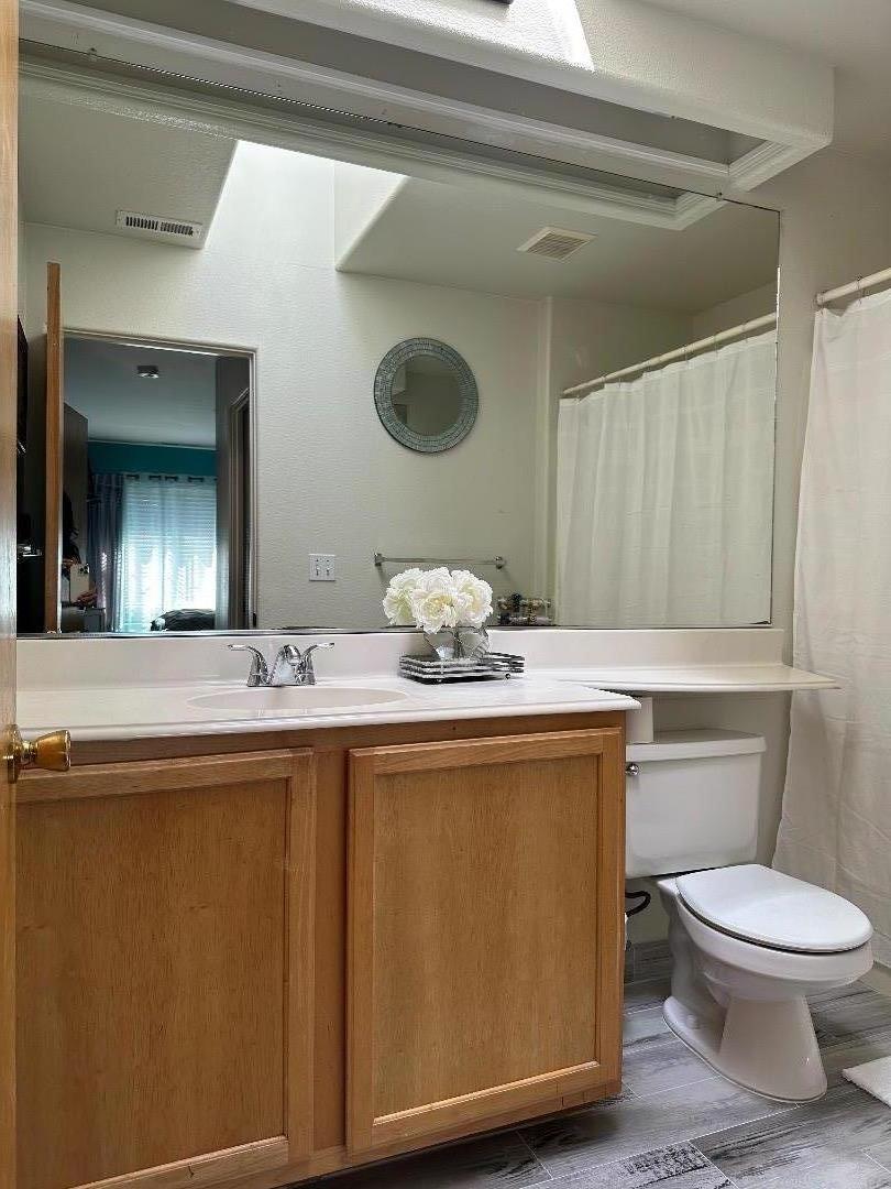 Detail Gallery Image 5 of 13 For 695 Las Casitas Dr #38,  Salinas,  CA 93905 - 3 Beds | 2/1 Baths