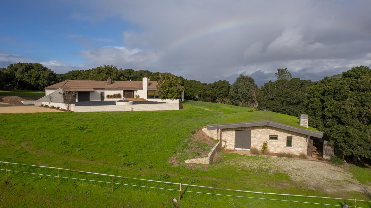 Detail Gallery Image 2 of 45 For 15921 Toro Hills Ave, Salinas,  CA 93908 - 3 Beds | 2/1 Baths