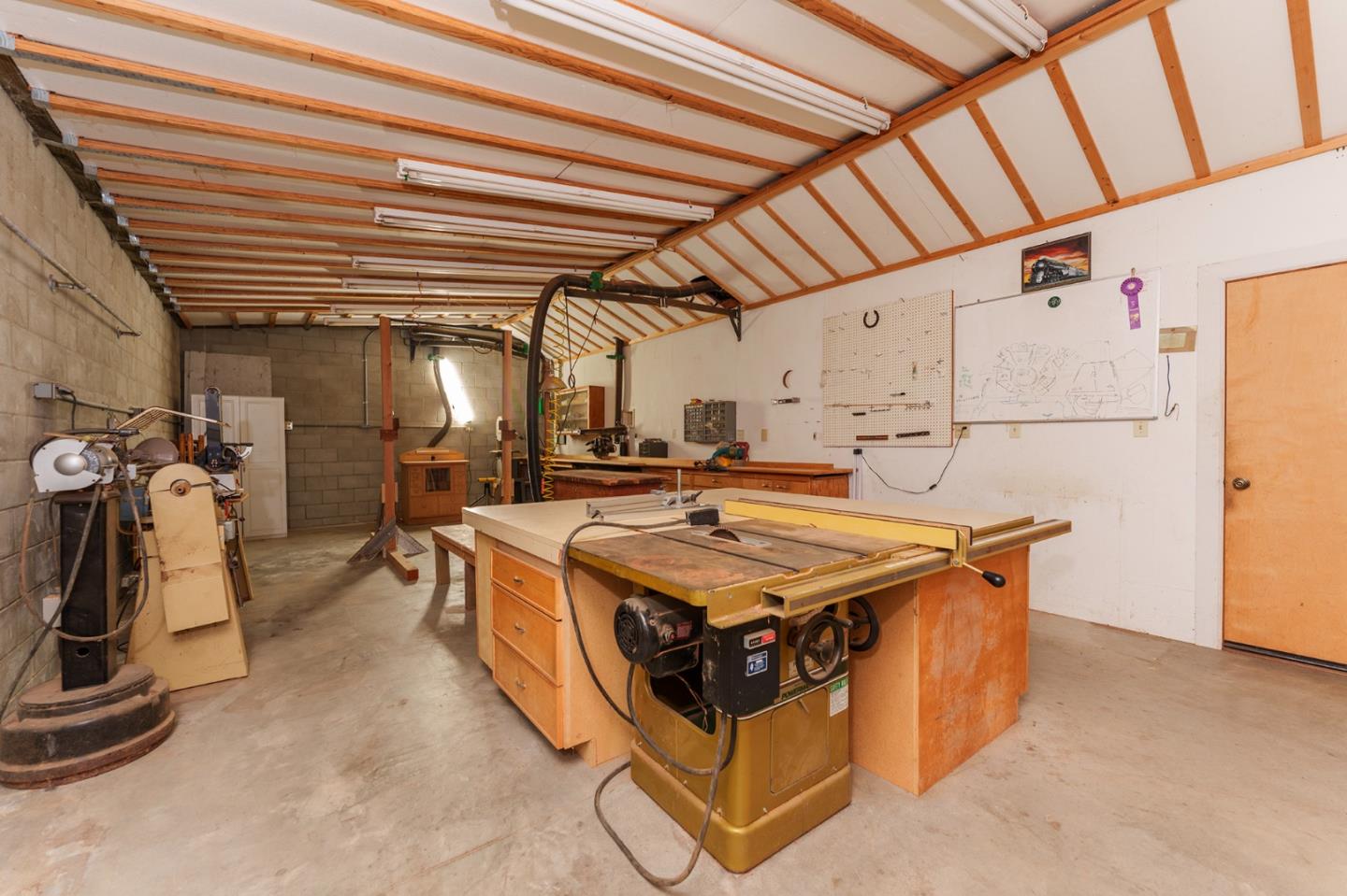 Detail Gallery Image 37 of 45 For 15921 Toro Hills Ave, Salinas,  CA 93908 - 3 Beds | 2/1 Baths