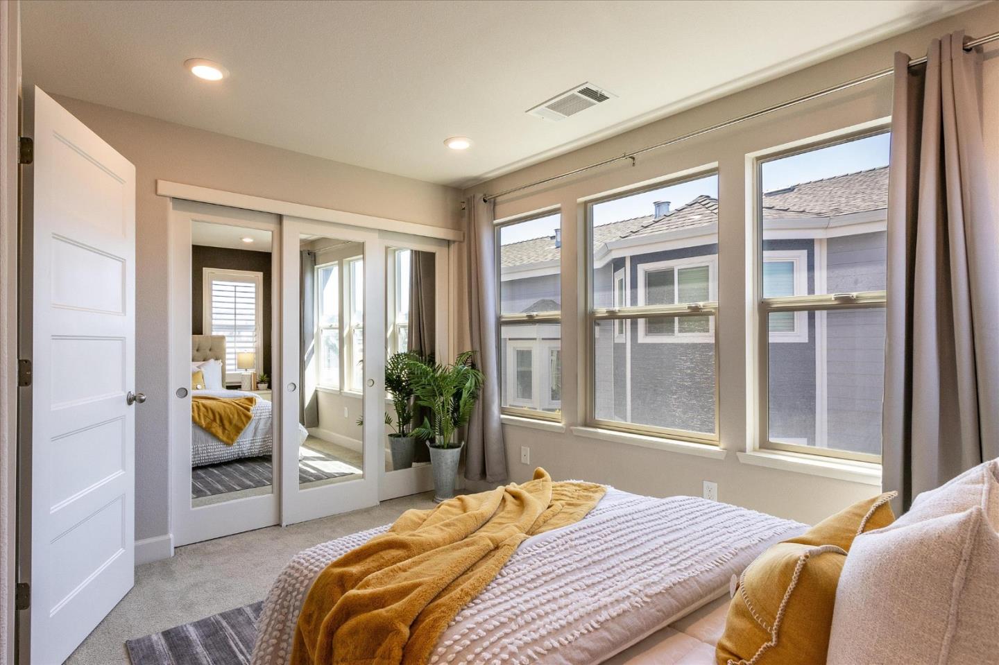 Detail Gallery Image 22 of 43 For 8 Rosebud Ct, Daly City,  CA 94014 - 2 Beds | 2/1 Baths