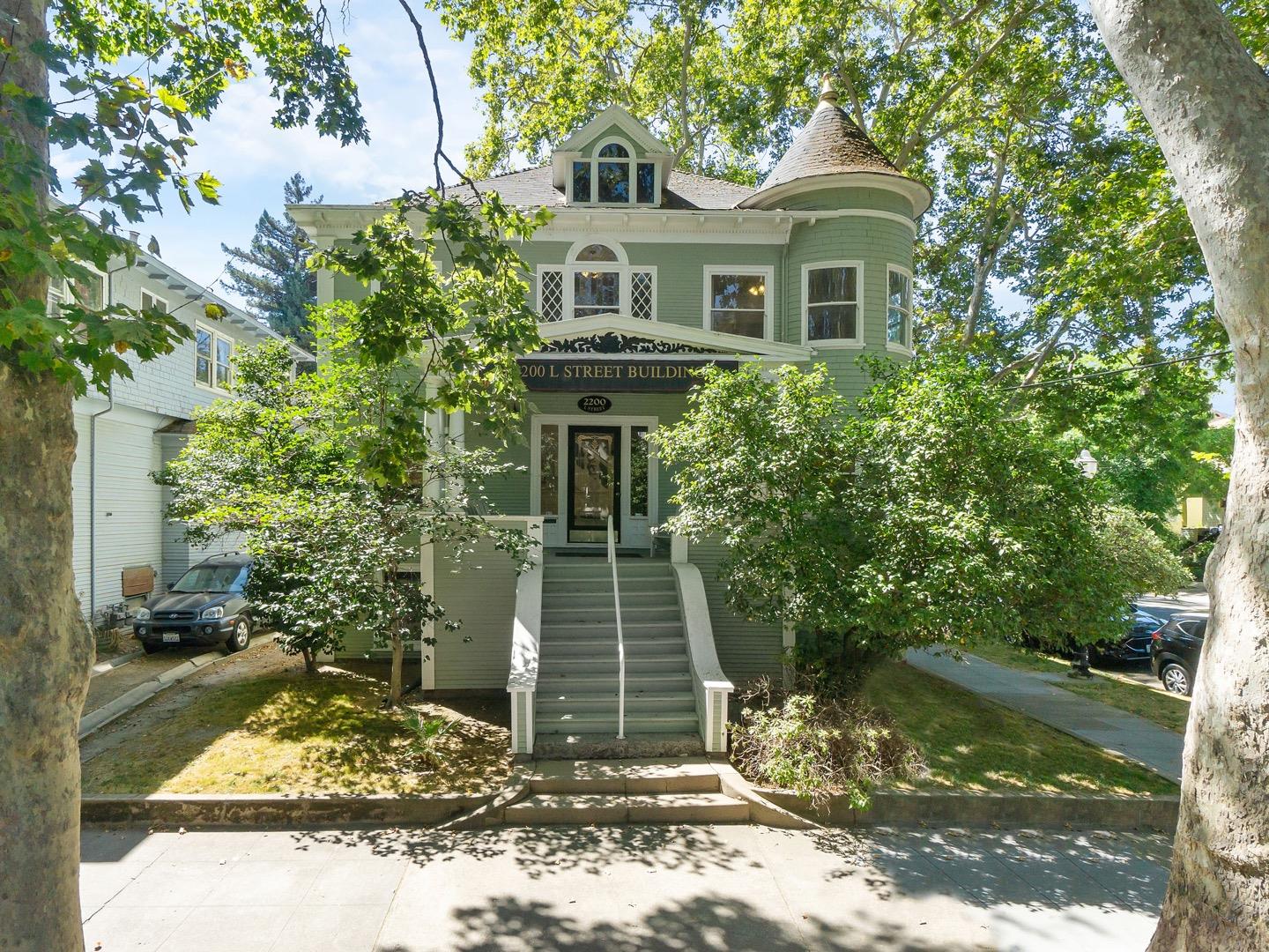 Photo of 2200 L St in Sacramento, CA