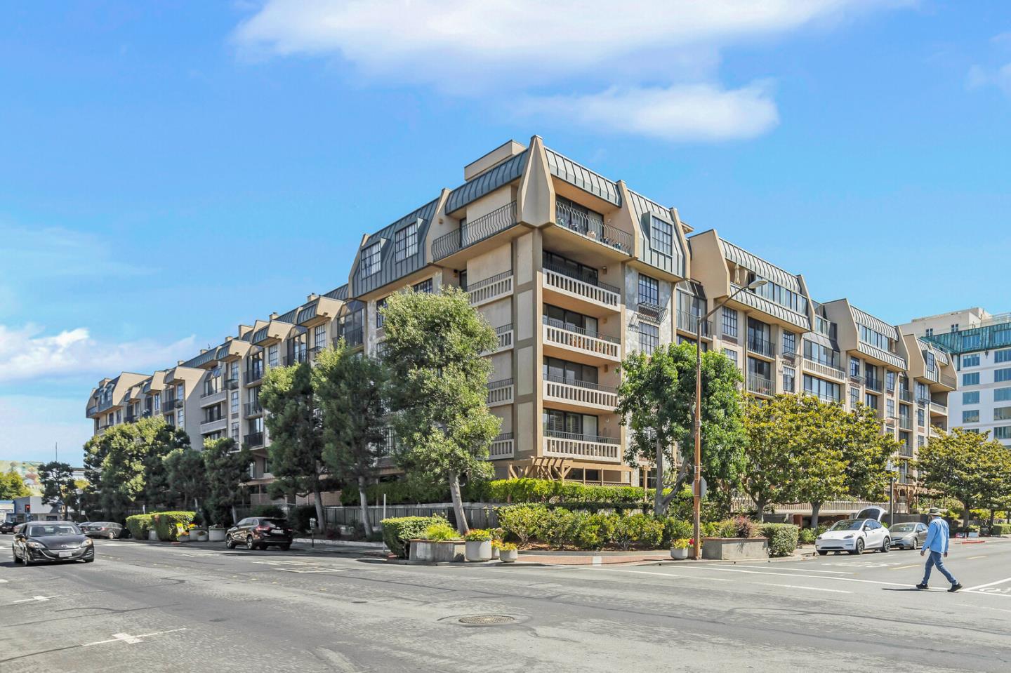 More Details about MLS # ML81942093 : 555 LAUREL AVE 511