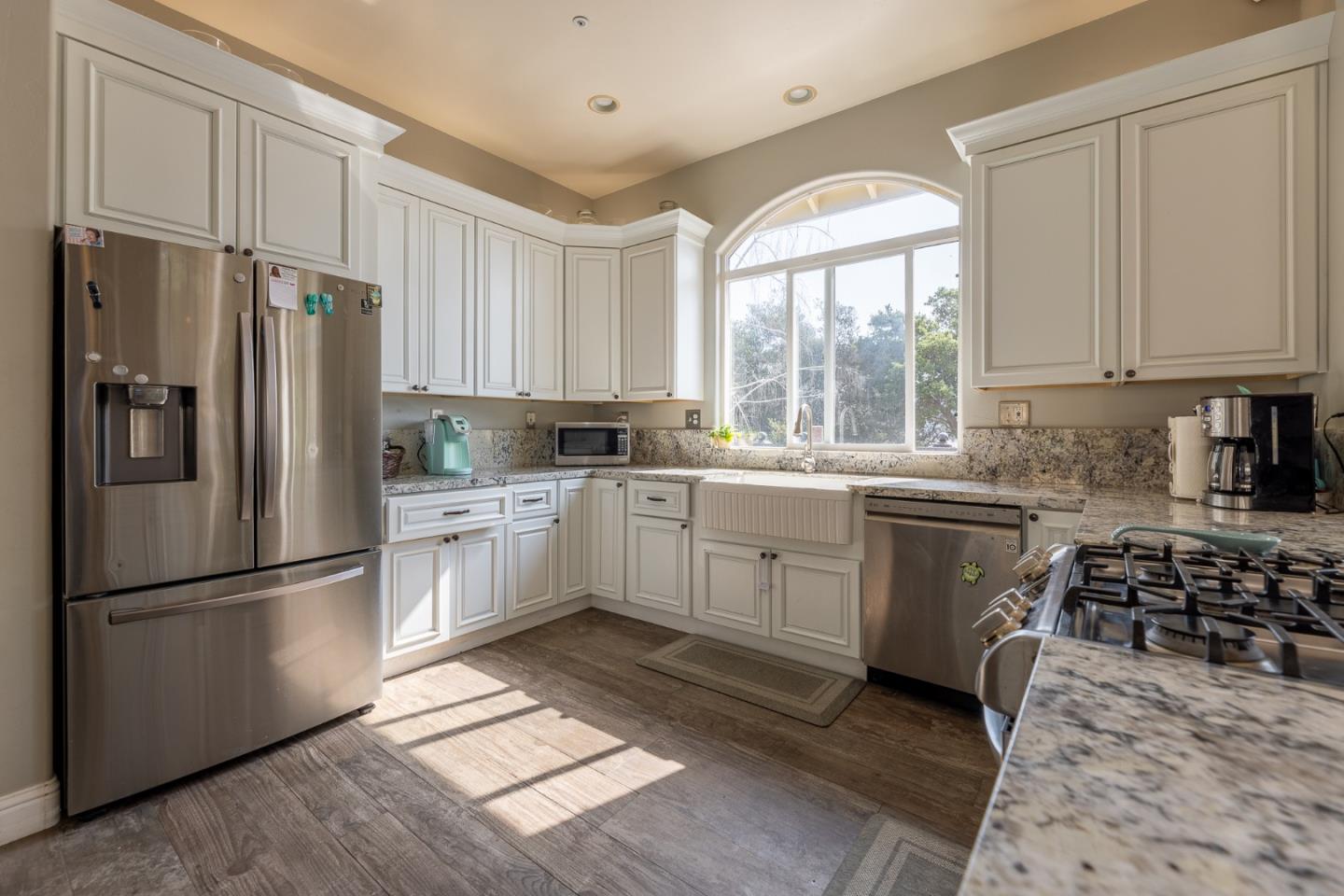 Detail Gallery Image 15 of 42 For 8734 Woodland Heights Ln, Salinas,  CA 93907 - 4 Beds | 3/1 Baths