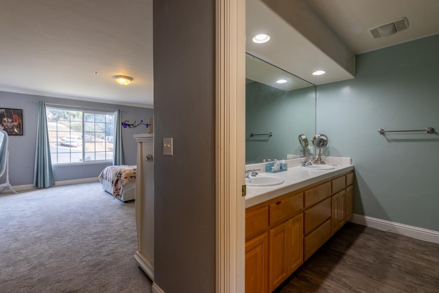 Detail Gallery Image 20 of 42 For 8734 Woodland Heights Ln, Salinas,  CA 93907 - 4 Beds | 3/1 Baths
