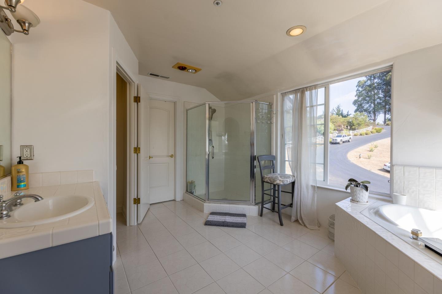 Detail Gallery Image 26 of 42 For 8734 Woodland Heights Ln, Salinas,  CA 93907 - 4 Beds | 3/1 Baths