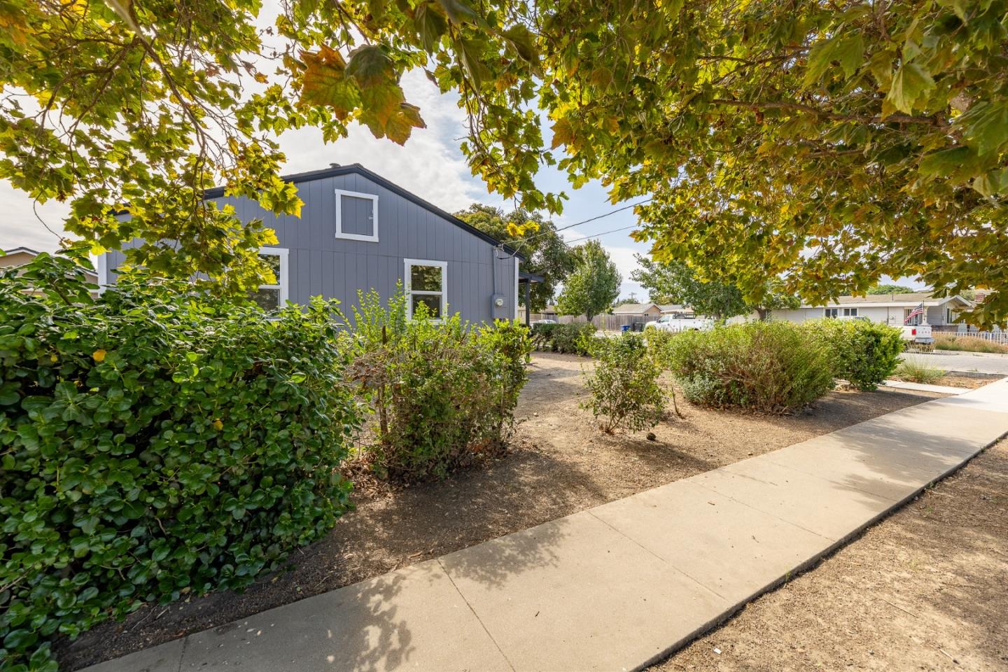 Detail Gallery Image 3 of 34 For 880 Center St, Gonzales,  CA 93926 - 3 Beds | 2 Baths