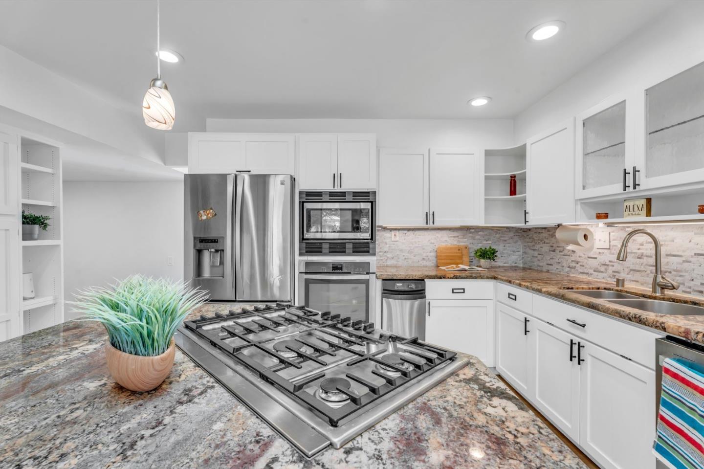 Detail Gallery Image 9 of 64 For 3599 Carlsbad Ct, Pleasanton,  CA 94588 - 4 Beds | 3/1 Baths