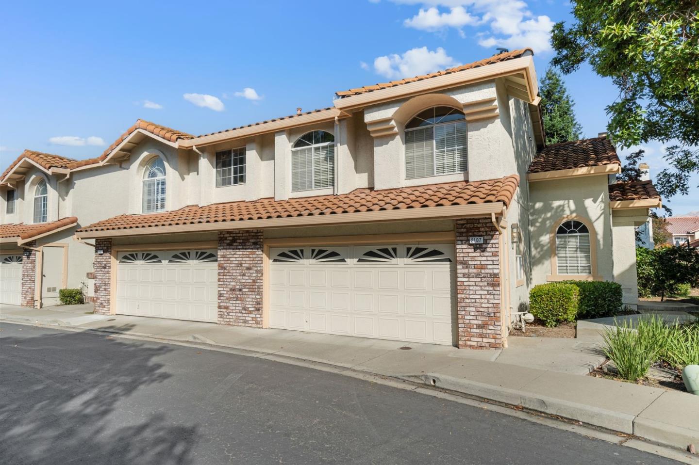 Detail Gallery Image 2 of 34 For 2101 Ornellas Dr, Milpitas,  CA 95035 - 3 Beds | 2/1 Baths