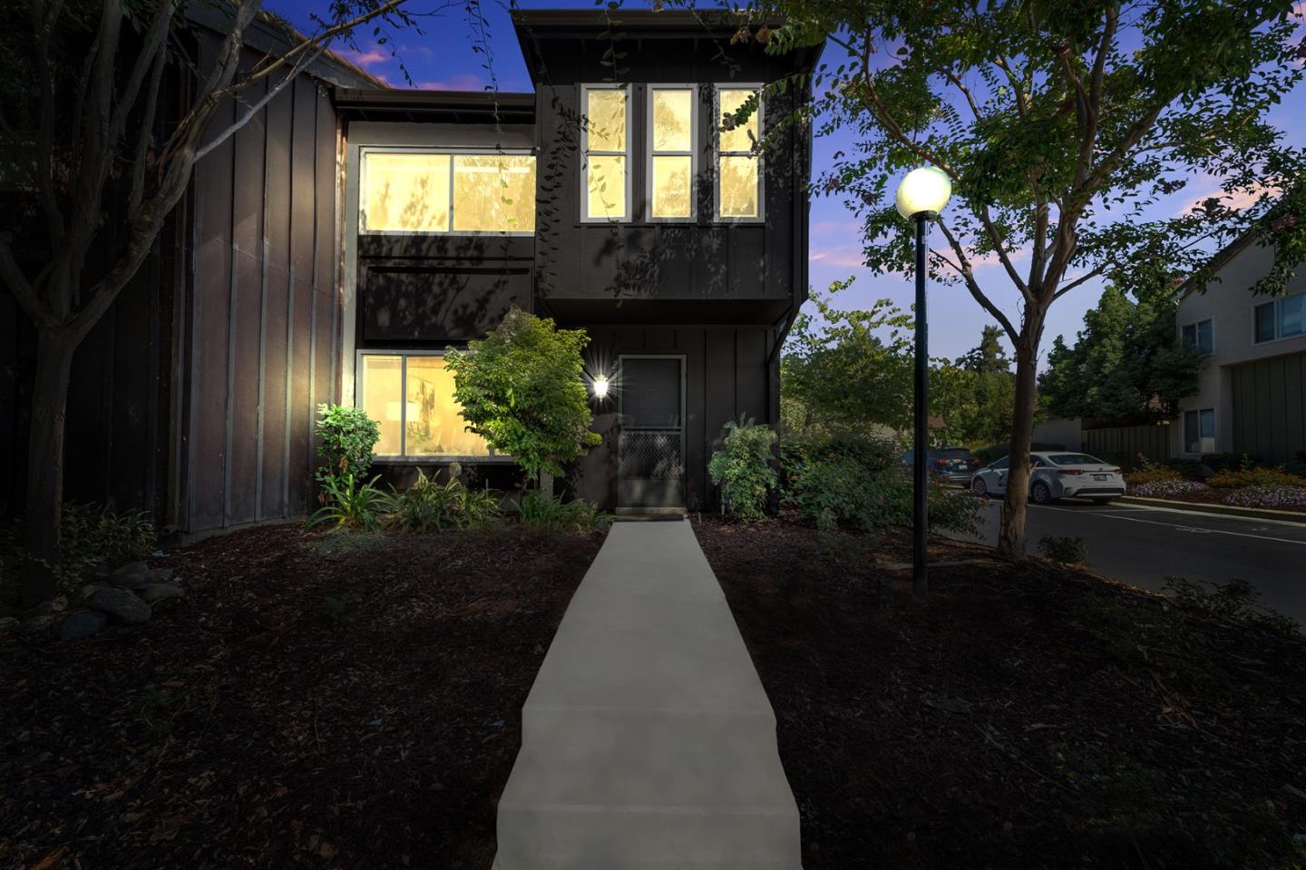 Detail Gallery Image 1 of 1 For 2319 Lava Dr, San Jose,  CA 95133 - 3 Beds | 1/1 Baths