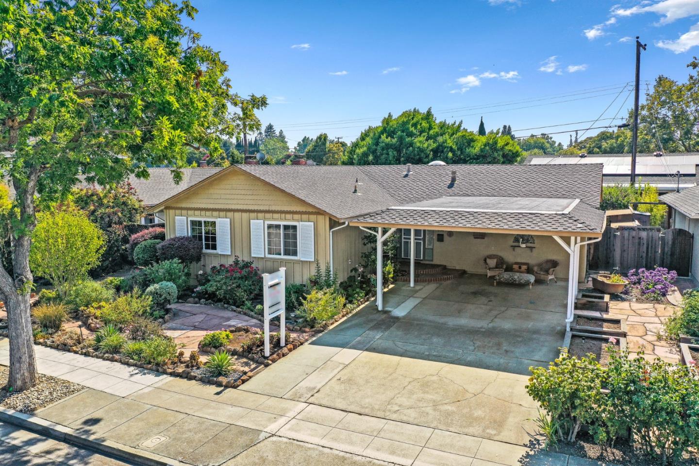 Detail Gallery Image 1 of 1 For 914 Mockingbird Ln, Sunnyvale,  CA 94087 - 4 Beds | 2 Baths