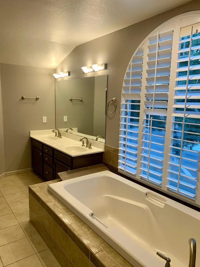 Detail Gallery Image 32 of 47 For 121 Orchard Oak Cir, Campbell,  CA 95008 - 3 Beds | 2/1 Baths