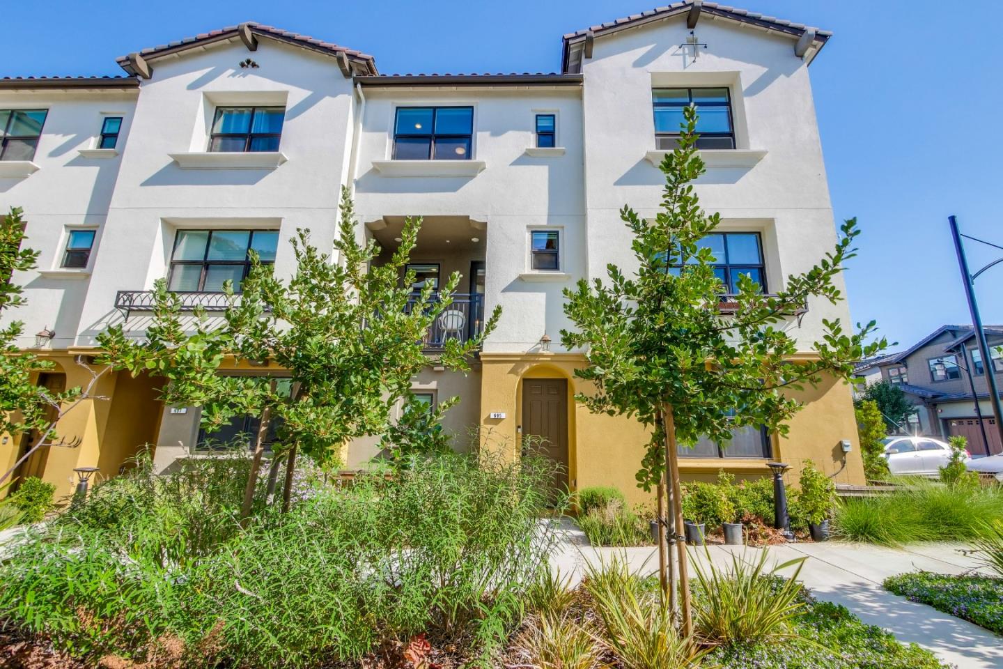 Detail Gallery Image 1 of 1 For 695 Santa Cecilia Ter, Sunnyvale,  CA 94085 - 2 Beds | 2/1 Baths