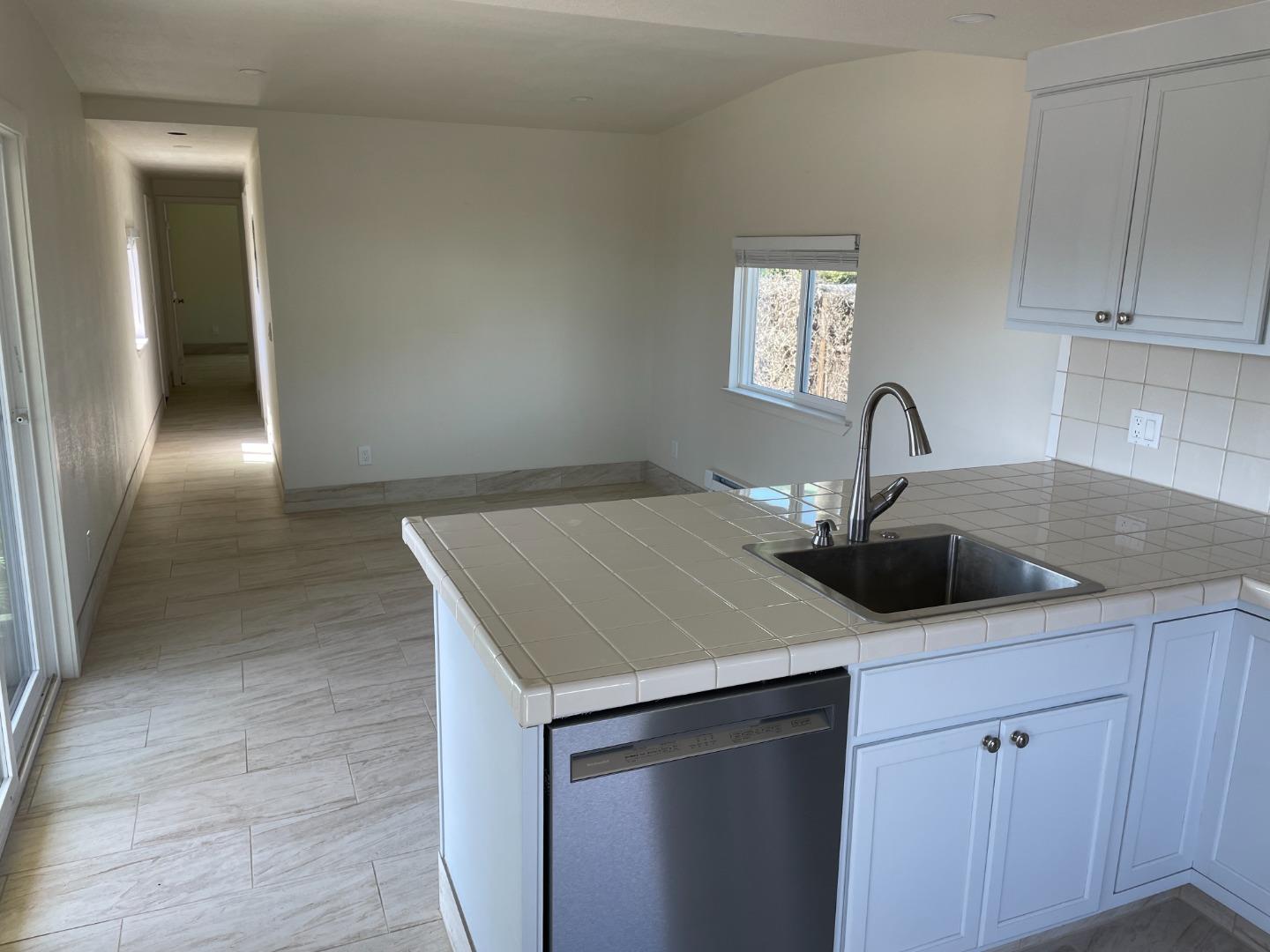 Detail Gallery Image 3 of 9 For 7981 Moss Landing Rd #J,  Moss Landing,  CA 95039 - 2 Beds | 1 Baths