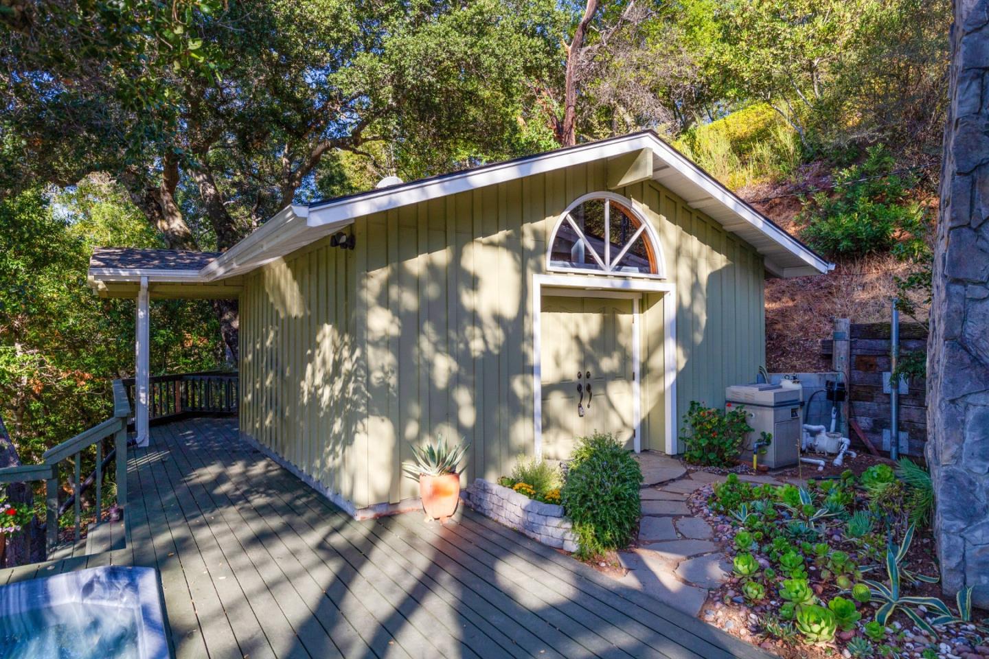 Detail Gallery Image 24 of 44 For 16050 Overlook Dr, Los Gatos,  CA 95030 - 2 Beds | 2 Baths