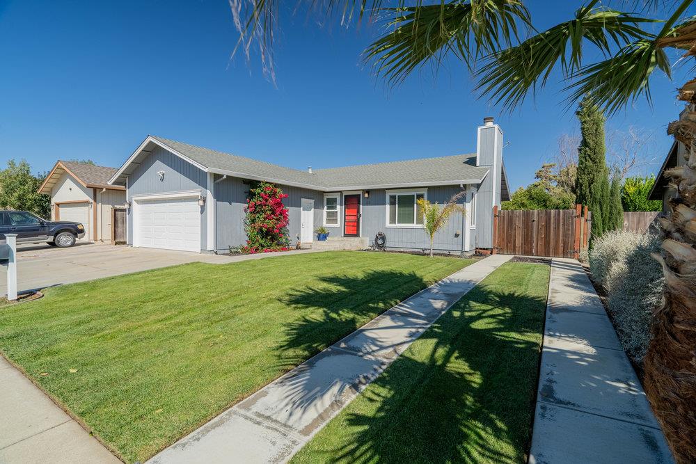 Photo of 1131 Monica Dr in Hollister, CA
