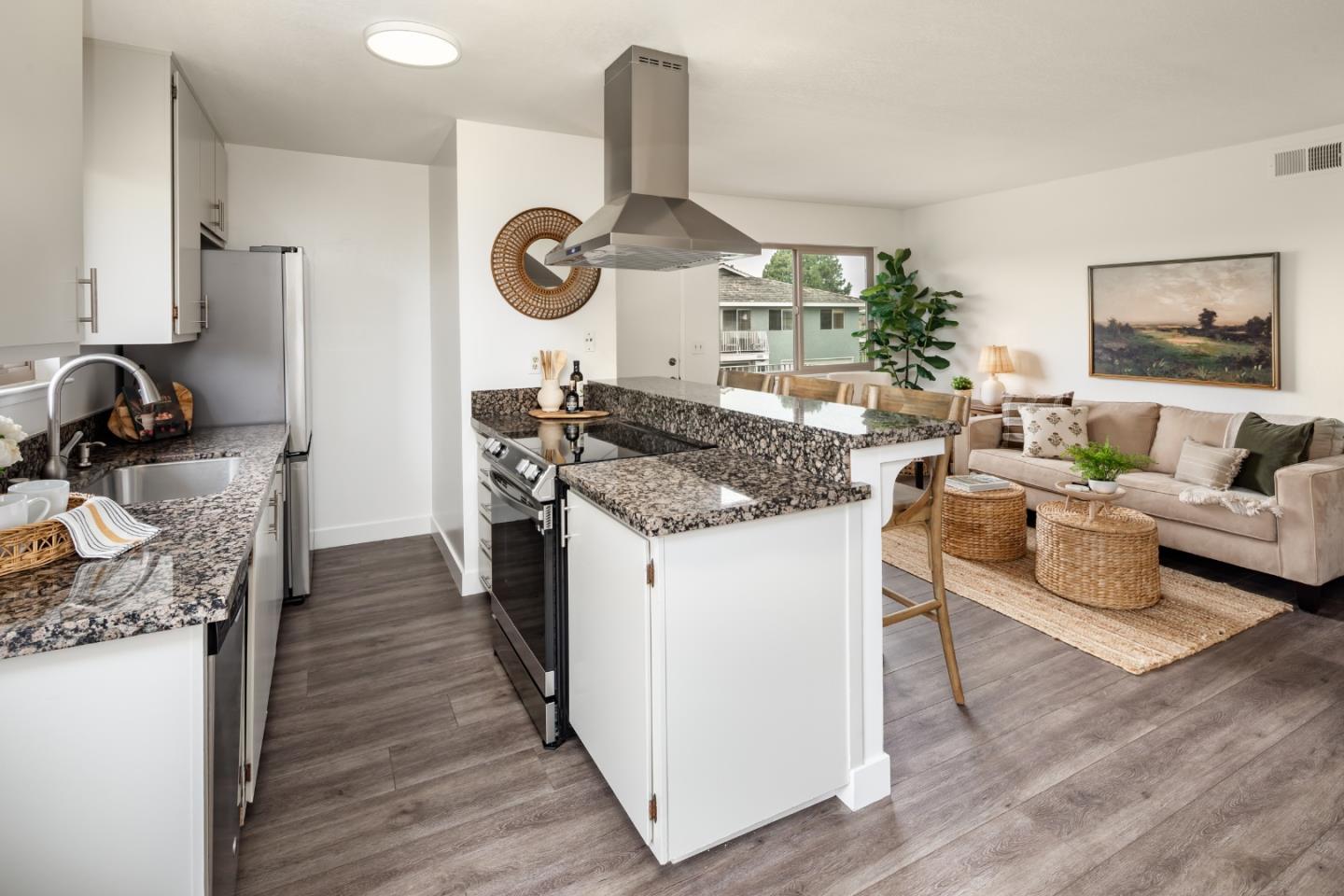Photo of 1385 45th Ave #4 in Capitola, CA