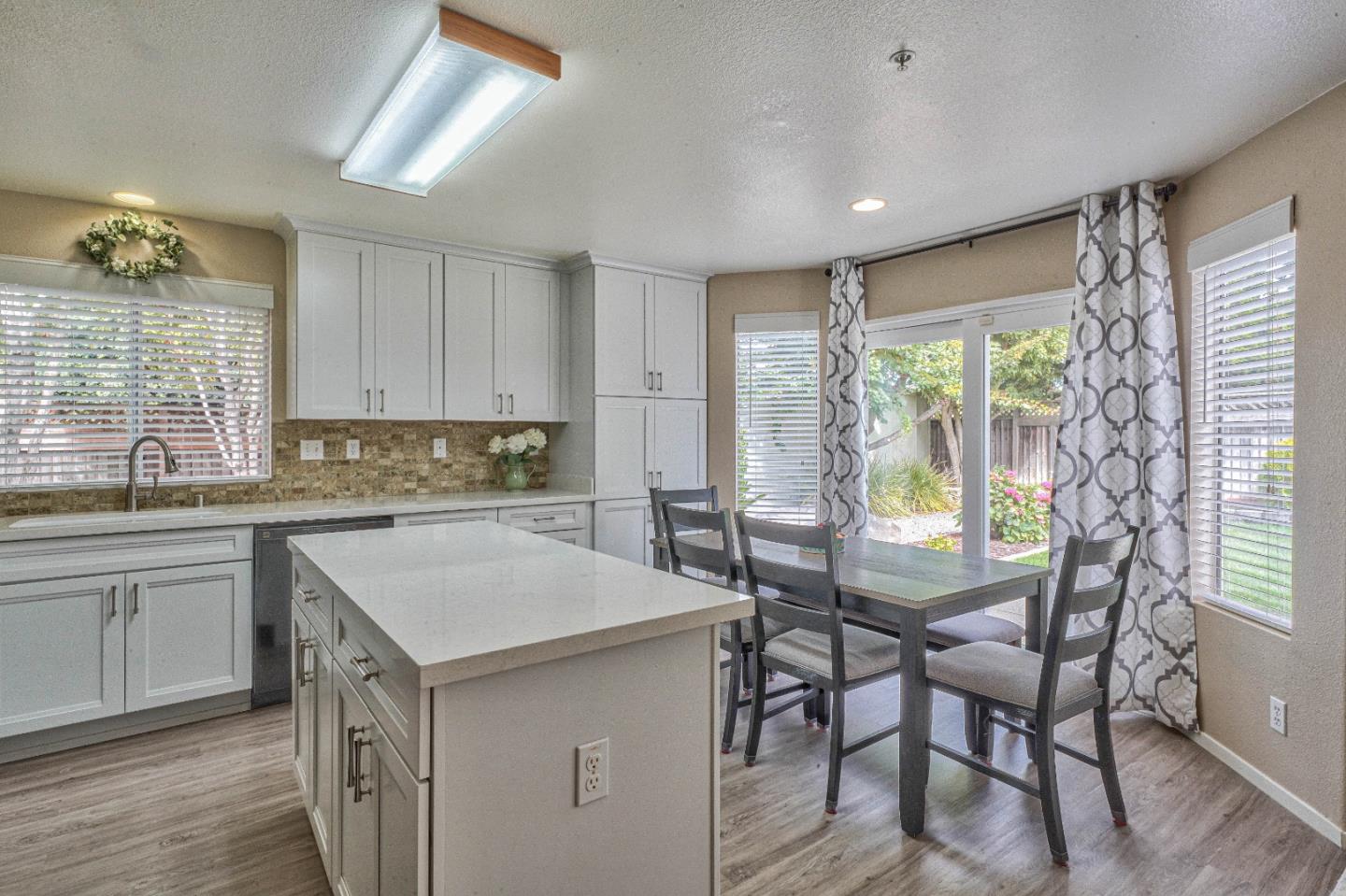 418  Zinfandel Way