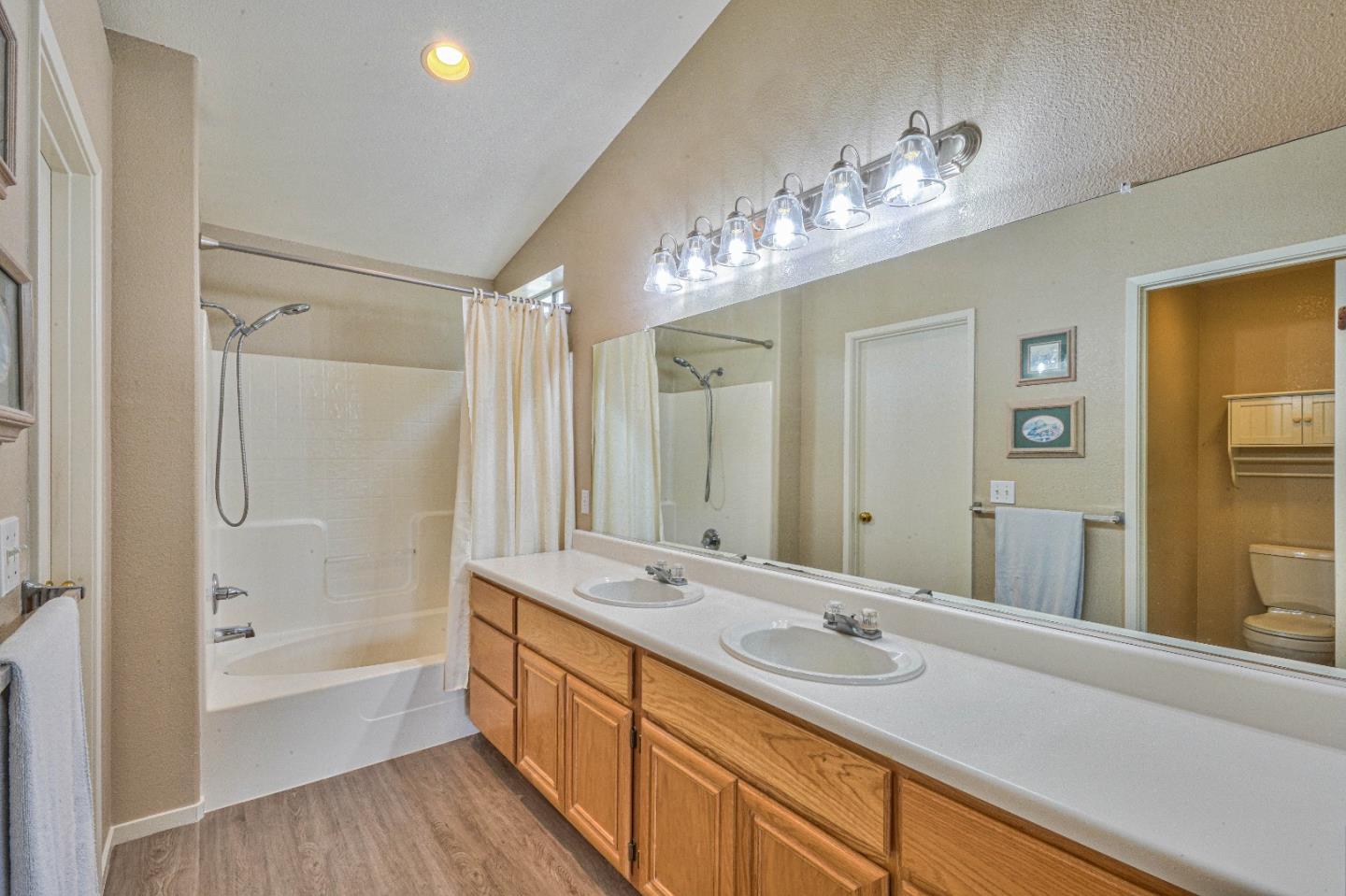418  Zinfandel Way
