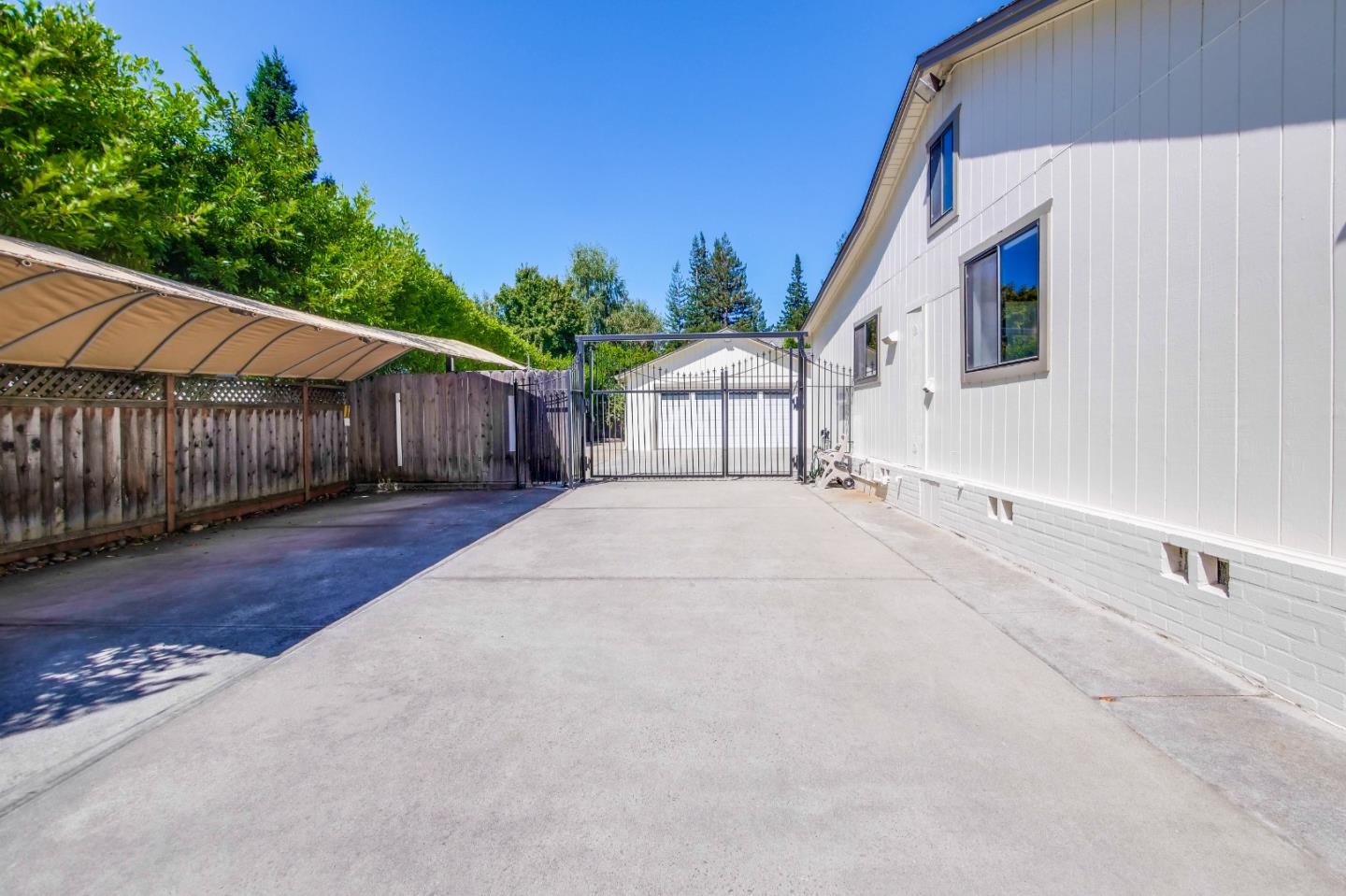 Detail Gallery Image 5 of 42 For 51 Watkins Ave, Atherton,  CA 94027 - 4 Beds | 2 Baths
