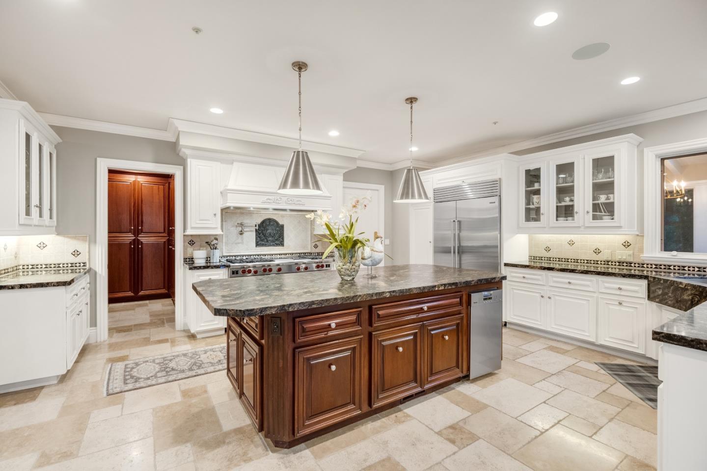 Detail Gallery Image 19 of 81 For 17150 Los Robles Way, Los Gatos,  CA 95030 - 4 Beds | 5/1 Baths