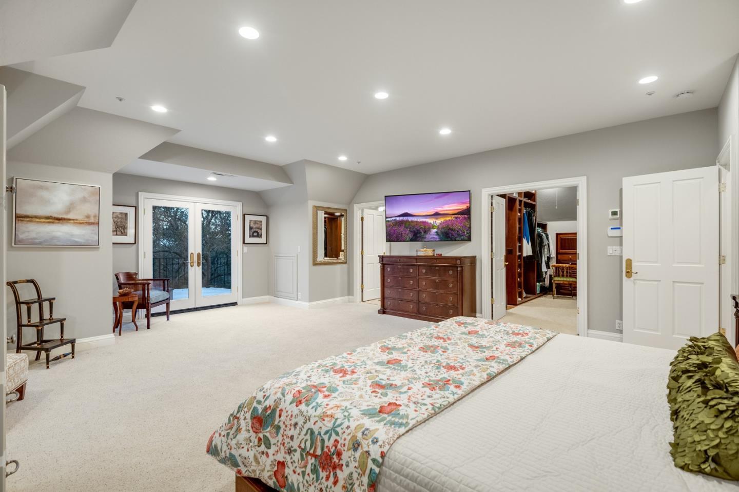 Detail Gallery Image 35 of 81 For 17150 Los Robles Way, Los Gatos,  CA 95030 - 4 Beds | 5/1 Baths