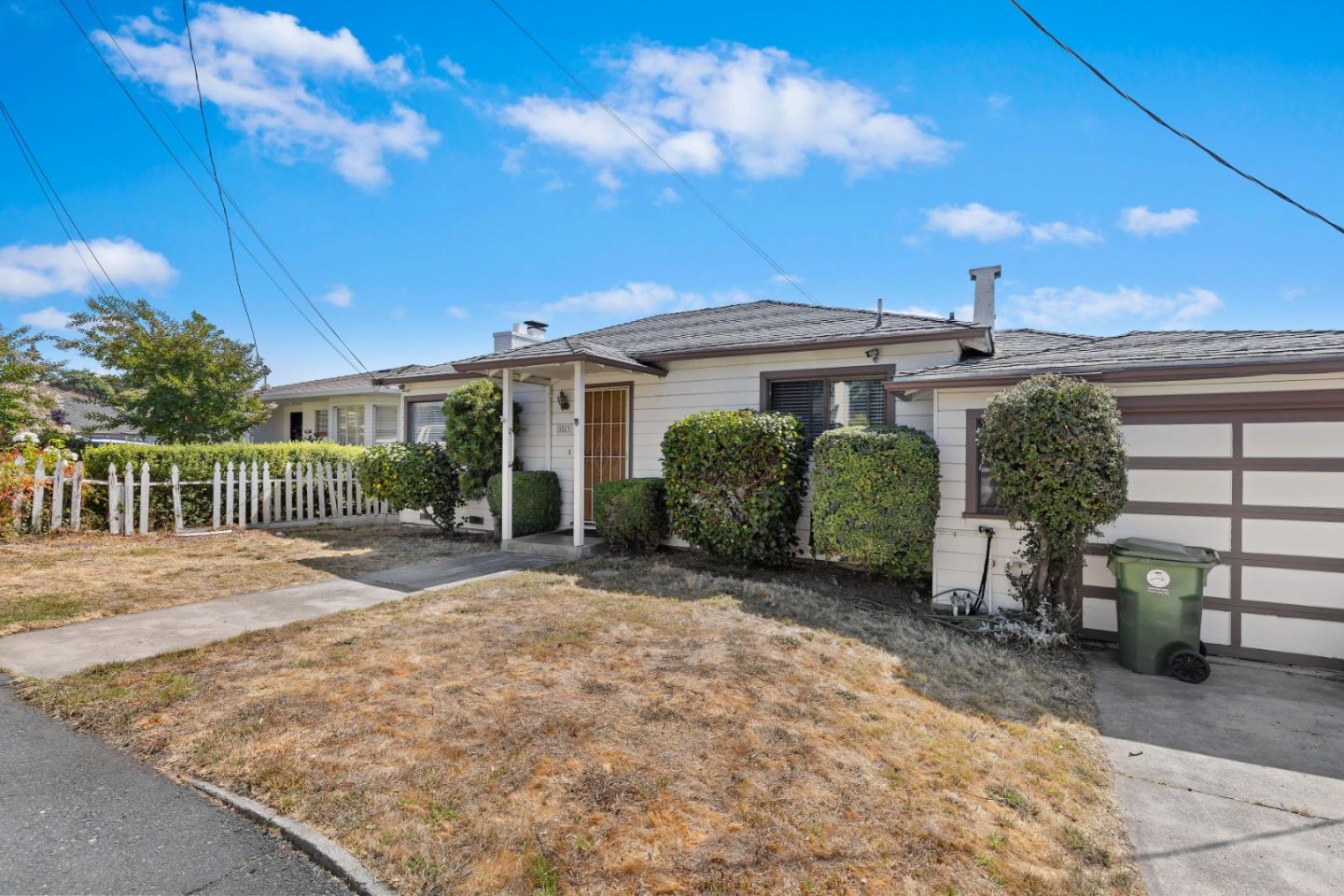 Detail Gallery Image 1 of 1 For 4563 Malabar Ave, Castro Valley,  CA 94546 - 2 Beds | 1 Baths