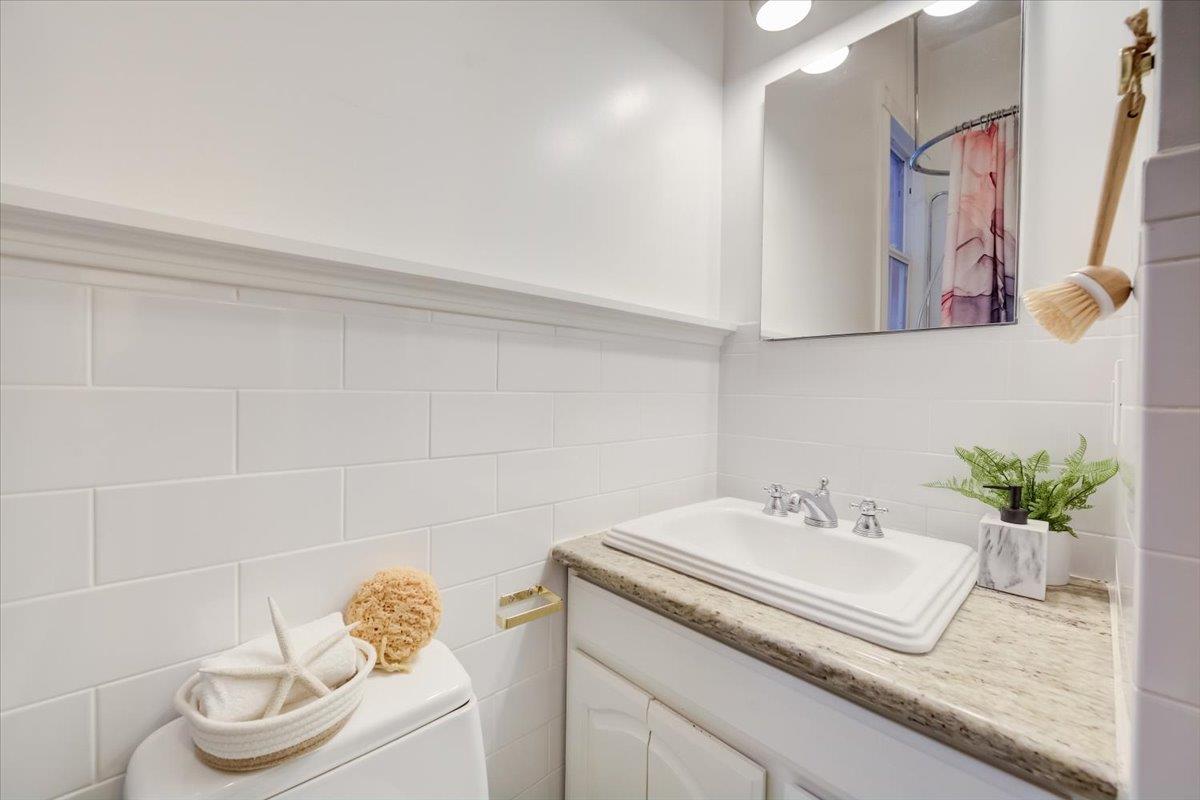 Detail Gallery Image 27 of 52 For 2662 22nd St a,  San Francisco,  CA 94110 - 2 Beds | 2 Baths