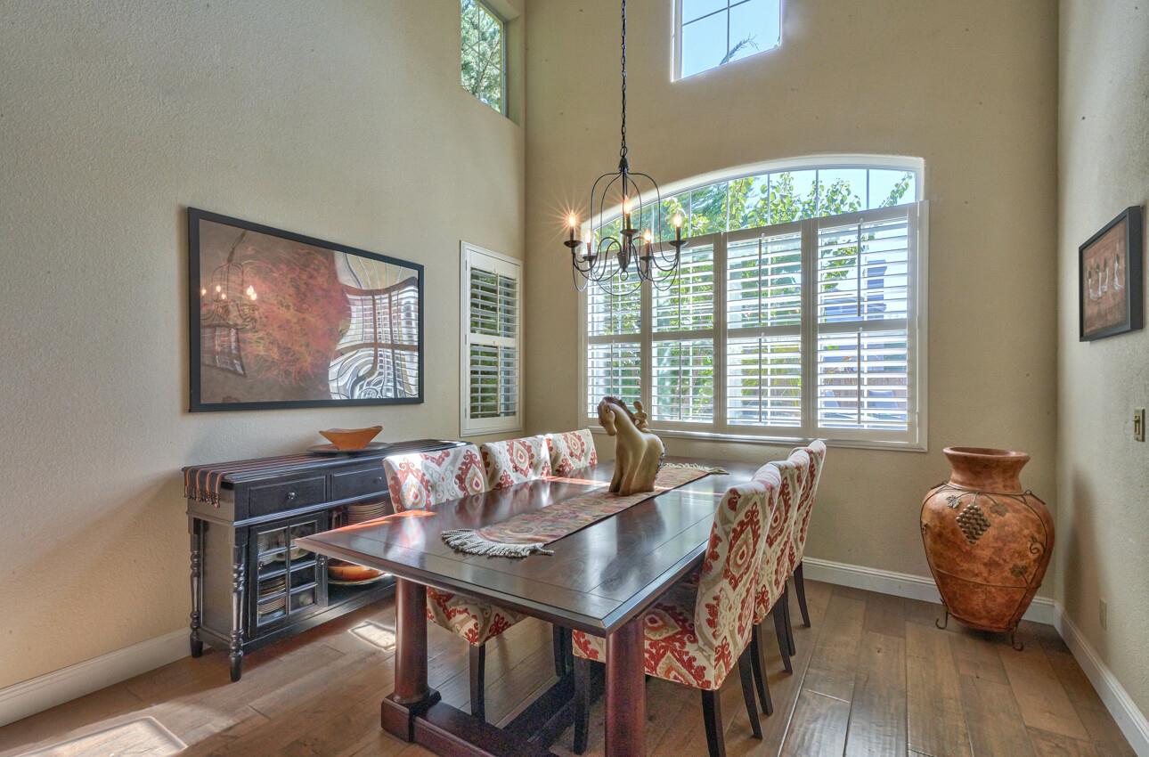 Detail Gallery Image 16 of 52 For 21941 Hearthwood Ct, Salinas,  CA 93908 - 5 Beds | 3 Baths
