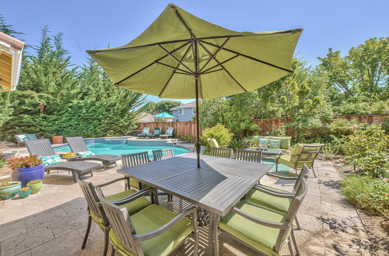 Detail Gallery Image 2 of 52 For 21941 Hearthwood Ct, Salinas,  CA 93908 - 5 Beds | 3 Baths
