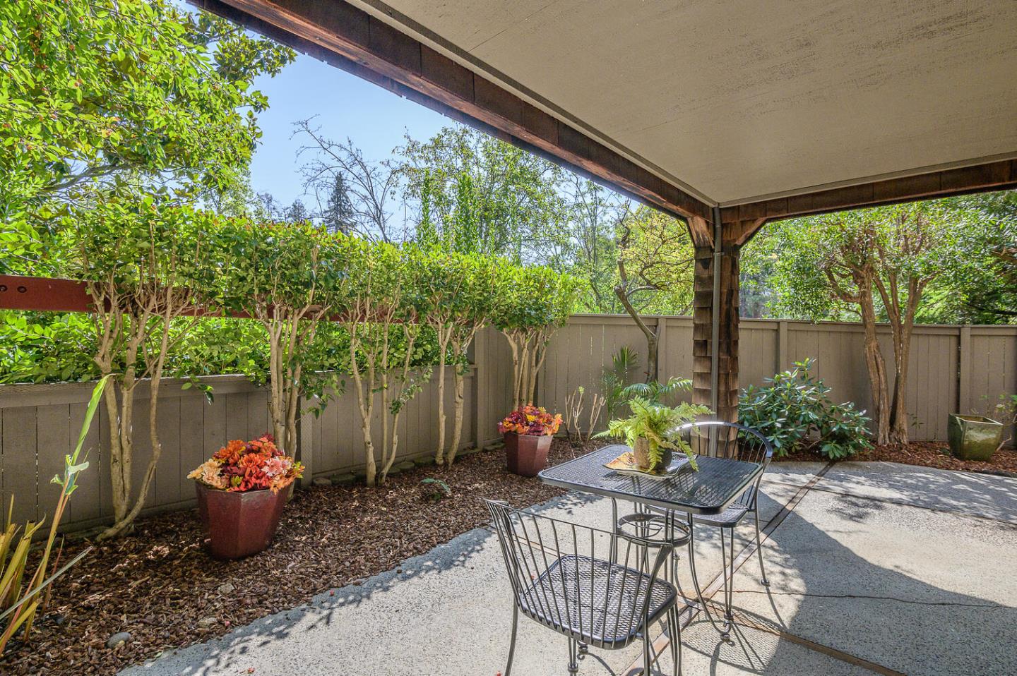 Detail Gallery Image 17 of 28 For 137 Peter Coutts Cir, Stanford,  CA 94305 - 2 Beds | 2 Baths