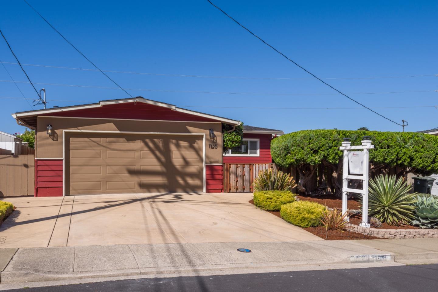 Detail Gallery Image 1 of 1 For 1120 Seville Dr, Pacifica,  CA 94044 - 3 Beds | 2 Baths