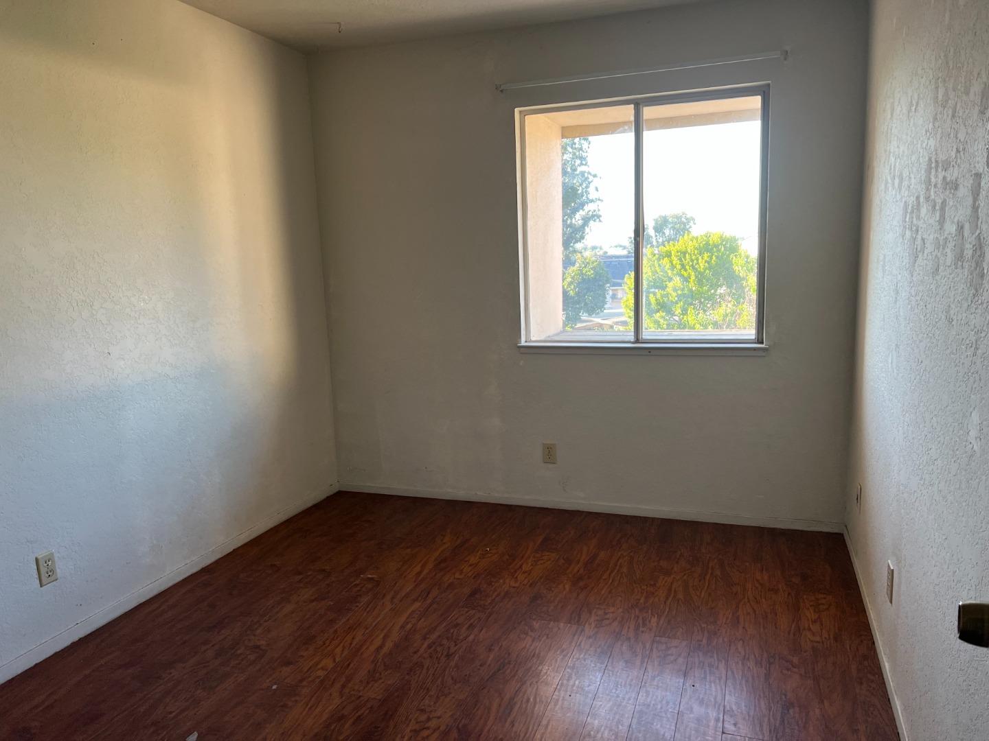 Detail Gallery Image 11 of 17 For 918 Acosta Plz #57,  Salinas,  CA 93905 - 3 Beds | 1/1 Baths
