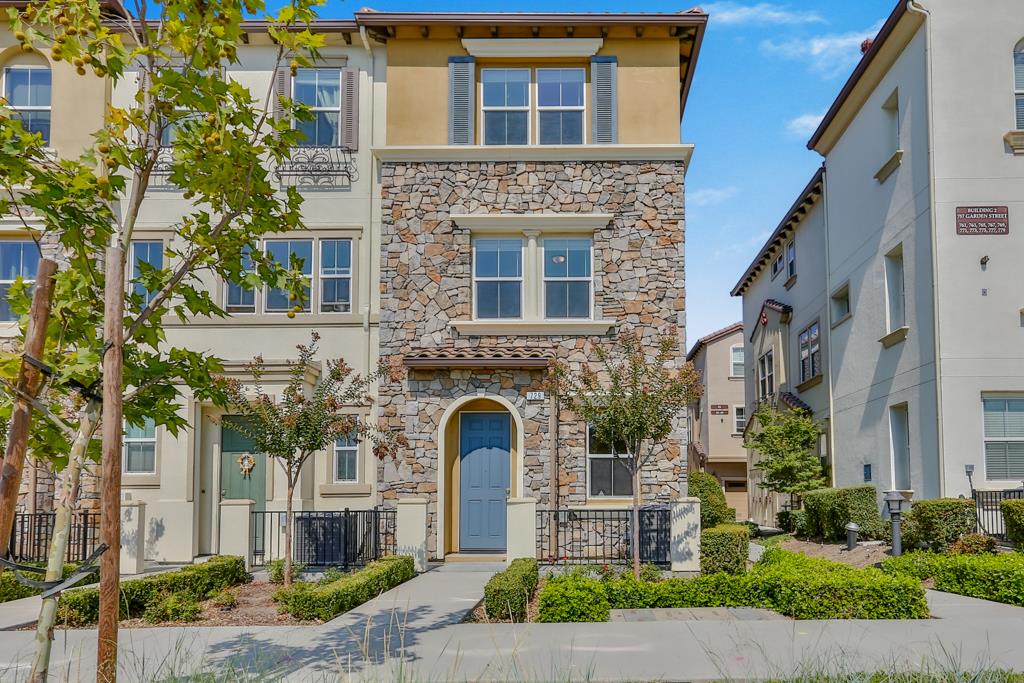 Detail Gallery Image 1 of 1 For 729 Garden St, Milpitas,  CA 95035 - 3 Beds | 3/1 Baths