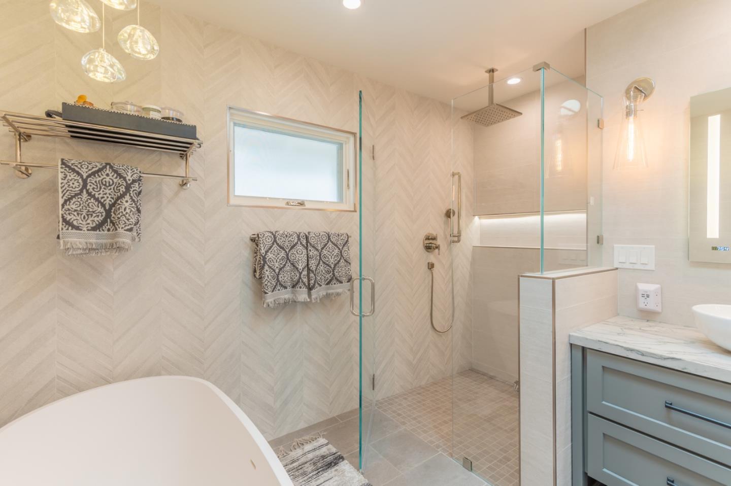 Detail Gallery Image 22 of 49 For 66 Rancho Rd, Carmel Valley,  CA 93924 - 4 Beds | 3/1 Baths