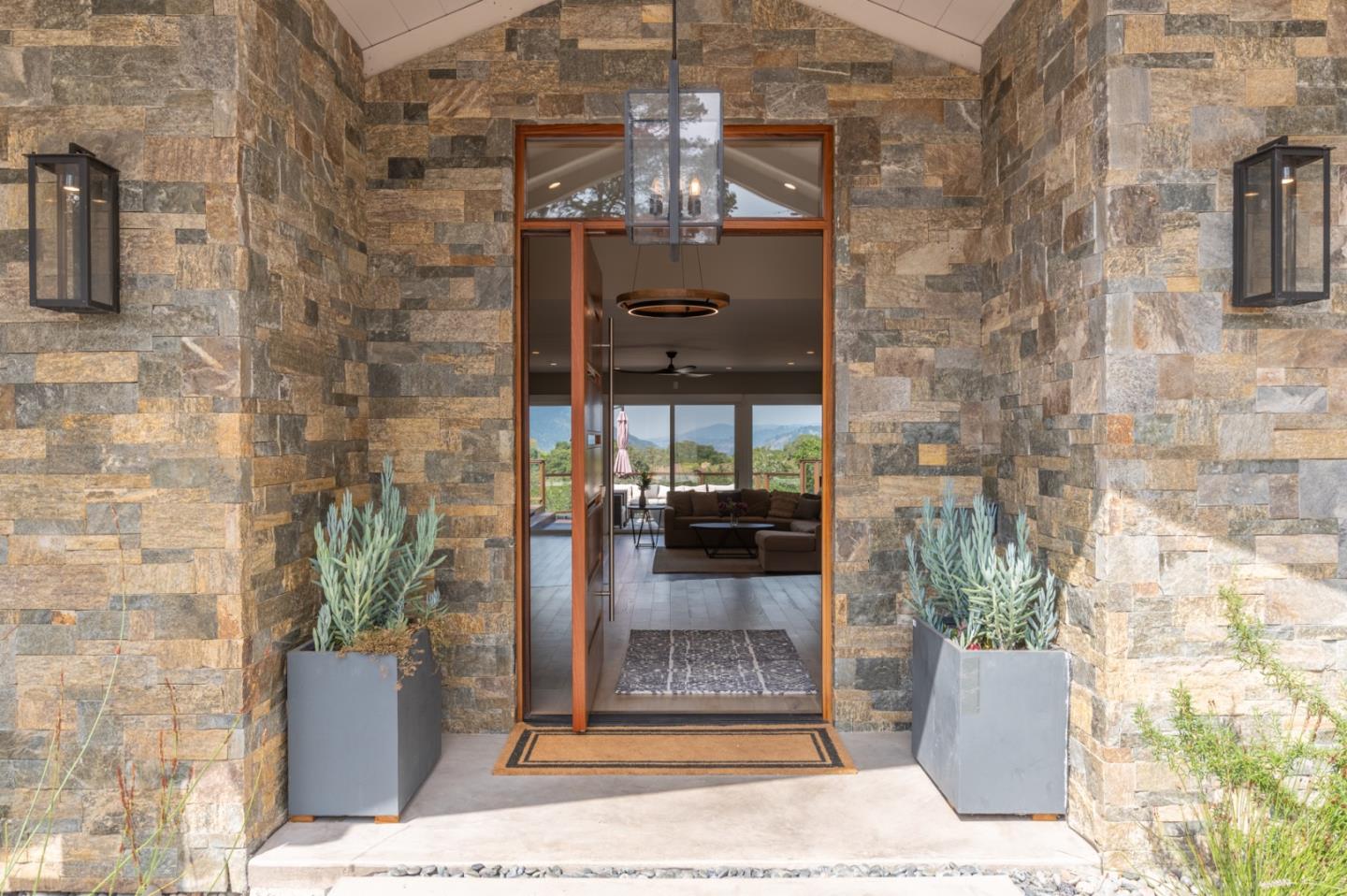 Detail Gallery Image 4 of 49 For 66 Rancho Rd, Carmel Valley,  CA 93924 - 4 Beds | 3/1 Baths