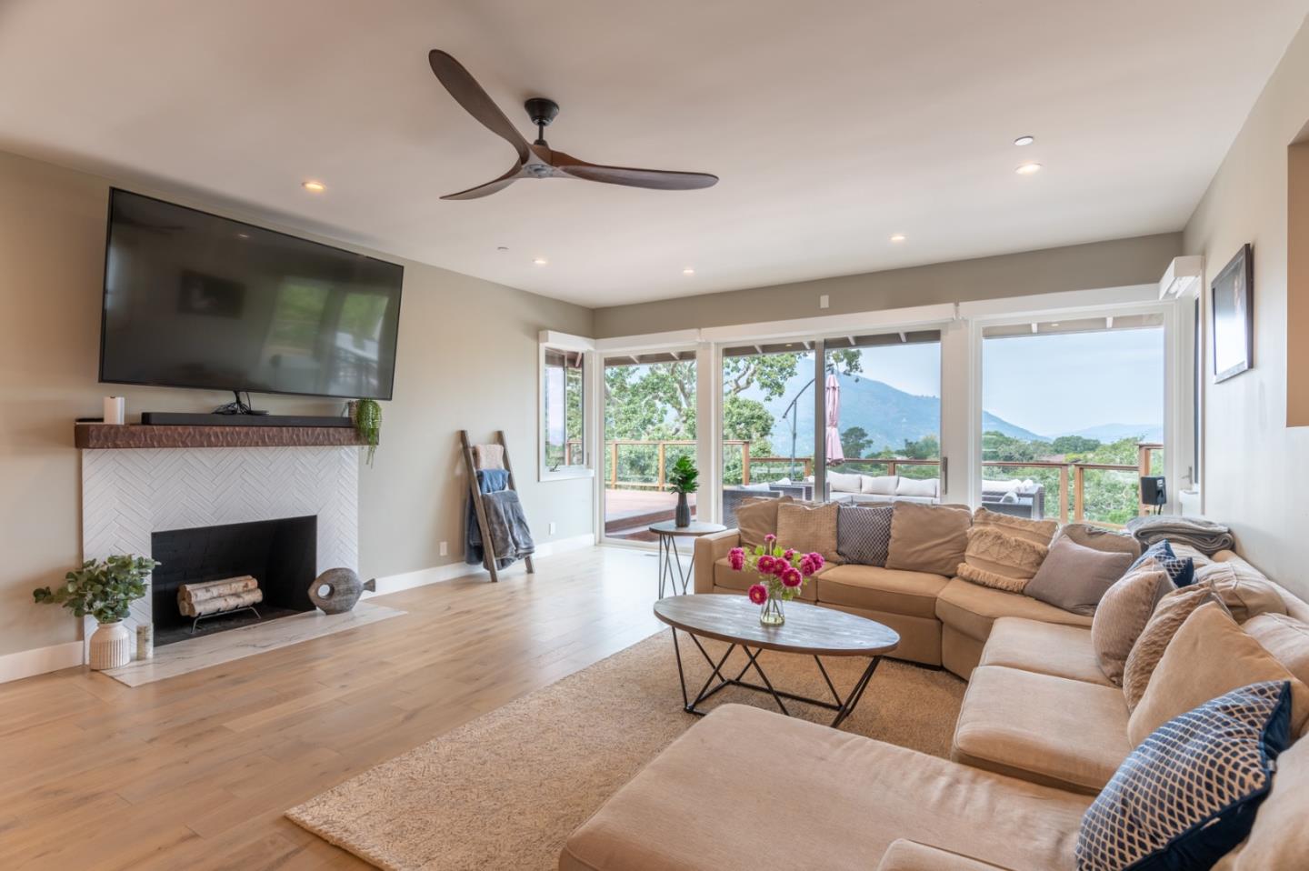 Detail Gallery Image 6 of 49 For 66 Rancho Rd, Carmel Valley,  CA 93924 - 4 Beds | 3/1 Baths