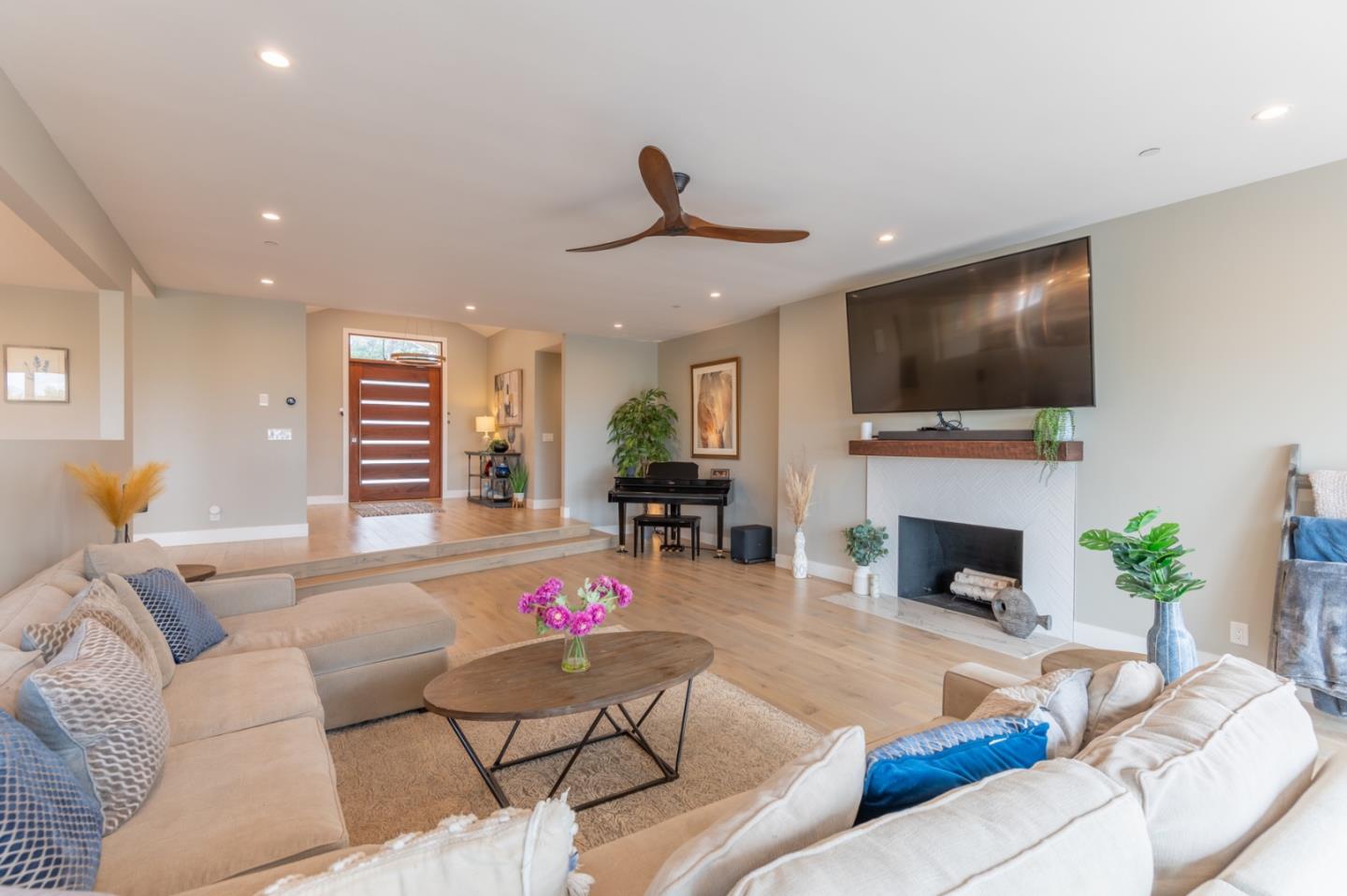 Detail Gallery Image 7 of 49 For 66 Rancho Rd, Carmel Valley,  CA 93924 - 4 Beds | 3/1 Baths
