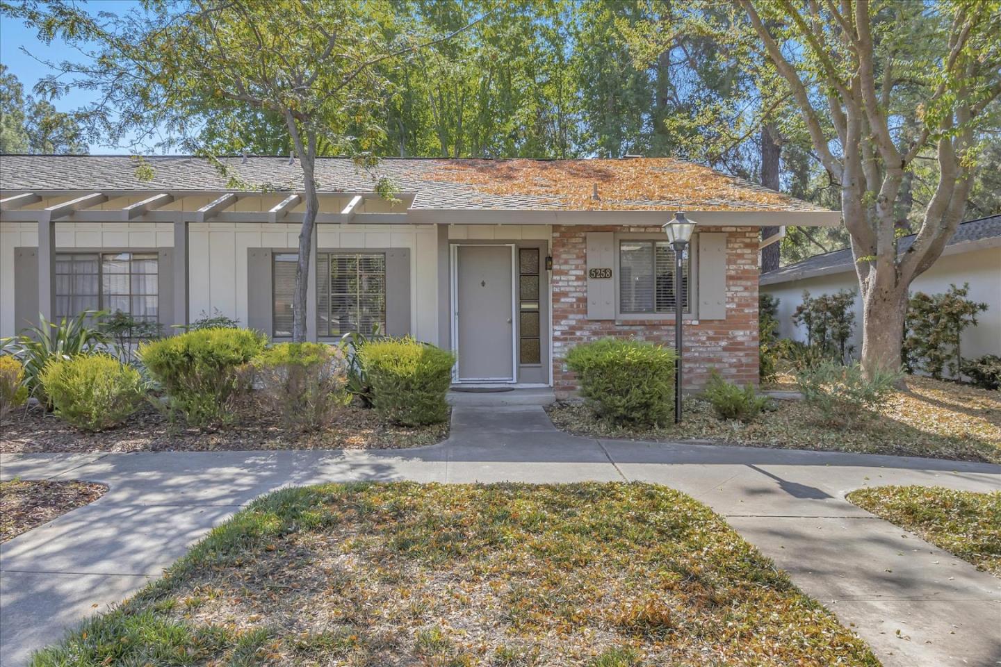 Detail Gallery Image 1 of 1 For 5258 Cribari Heights, San Jose,  CA 95135 - 2 Beds | 1 Baths